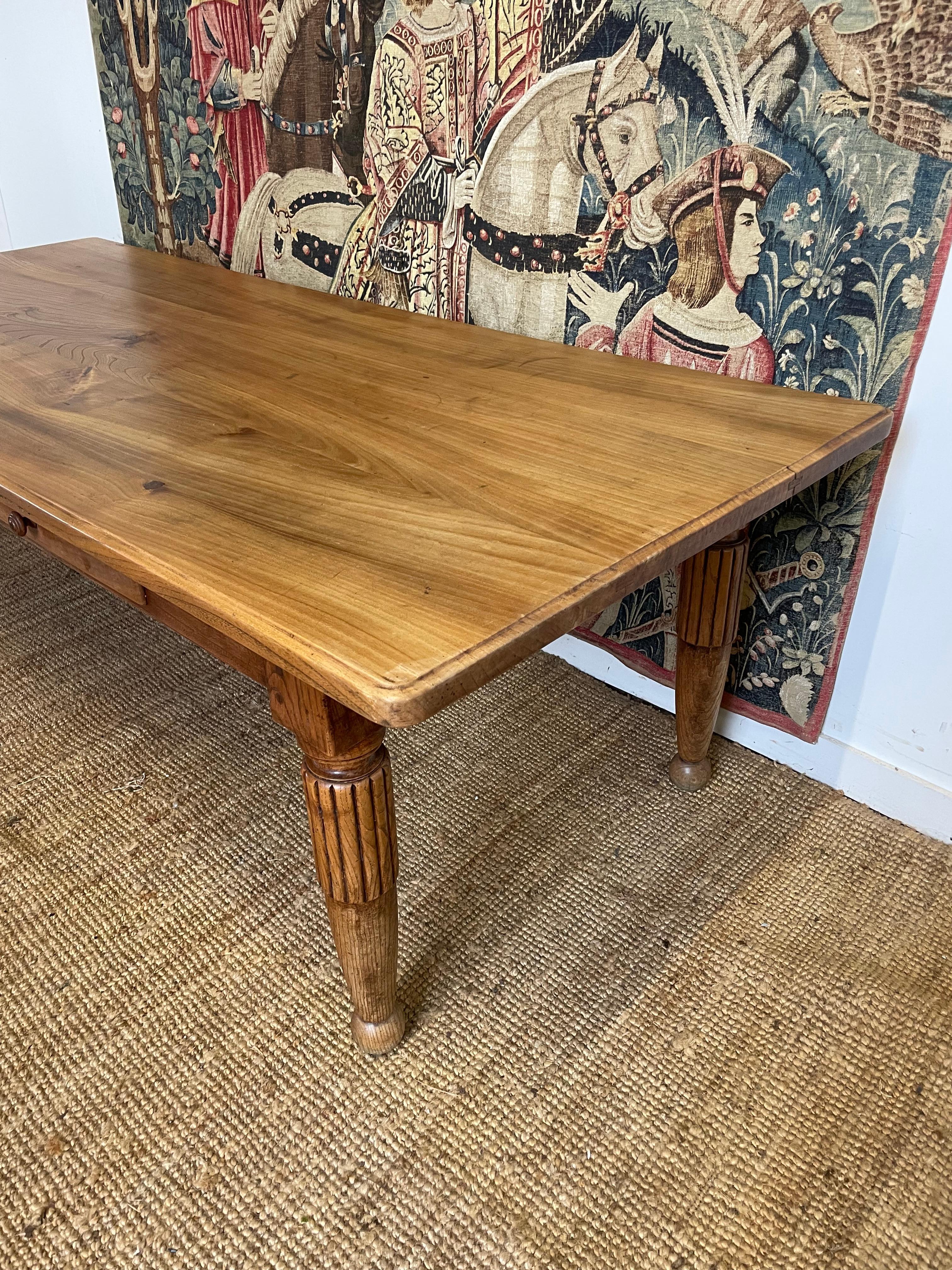 Table de ferme française en orme en vente 1