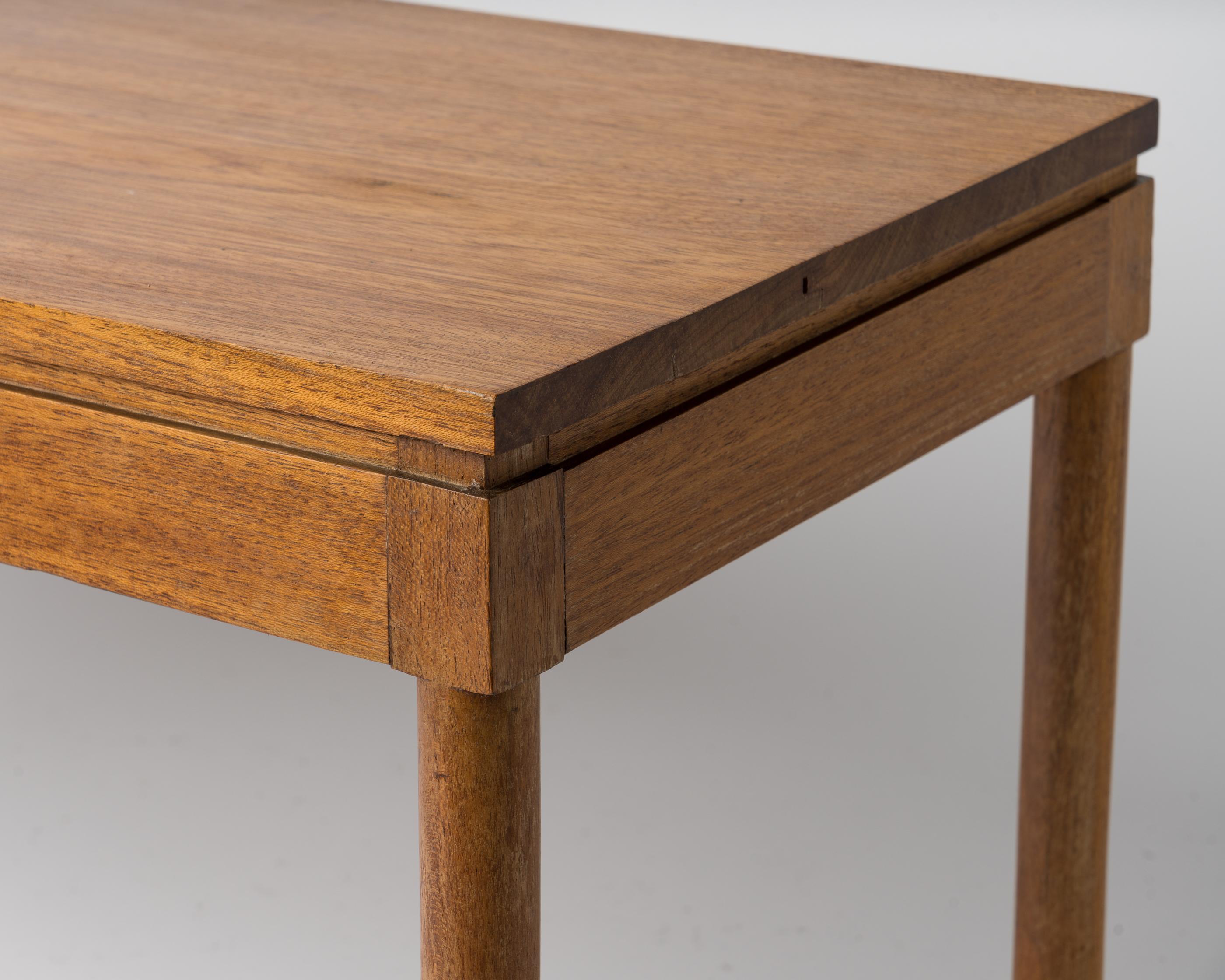 Français Table basse minimaliste Delaye de Pierre Gautier, France, années 1960 en vente