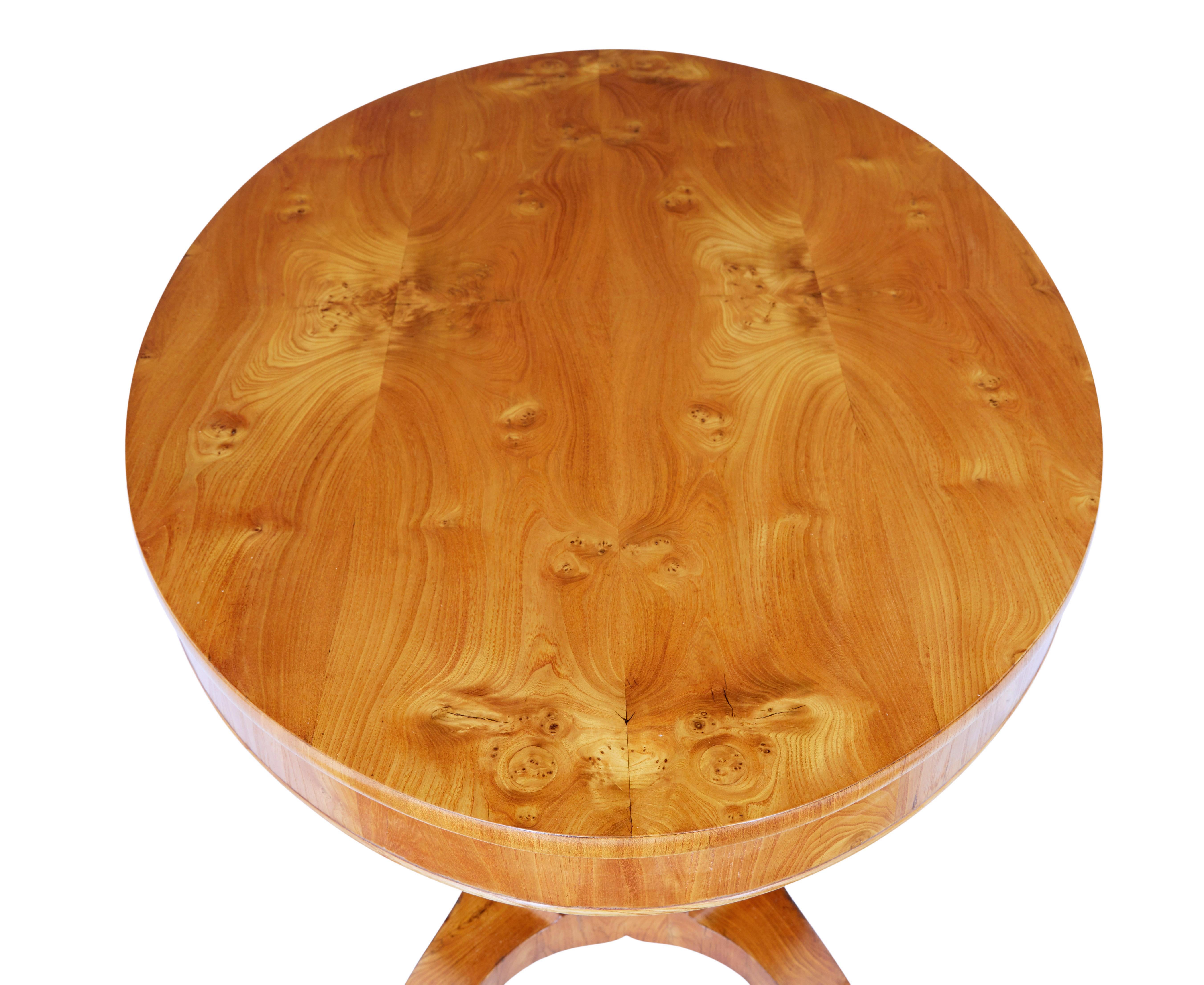 Victorian Elm Scandinavian 19th Century Oval Center Table For Sale