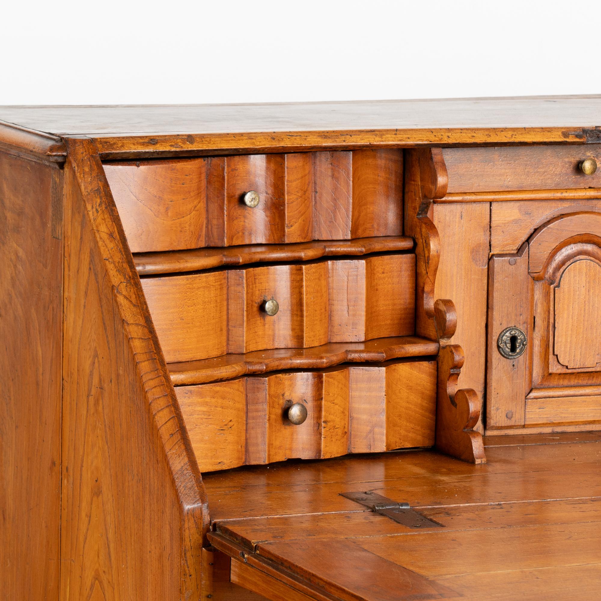 Elm Secretary Bureau With Inlaid Starburst Pattern, Denmark circa 1780-1820 3