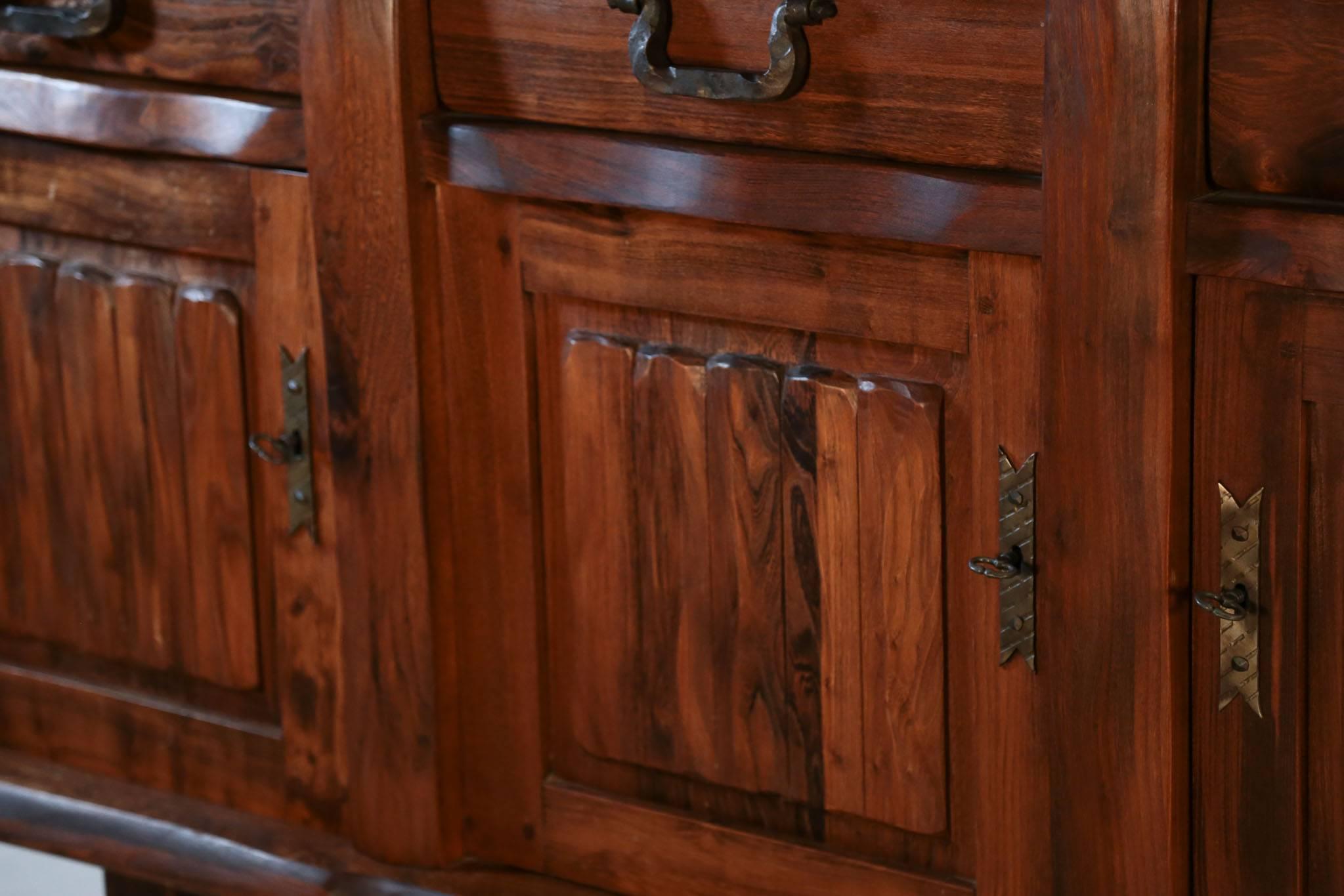 Credenza in olmo di Olavi Hanninen, anni '60 in vendita 4