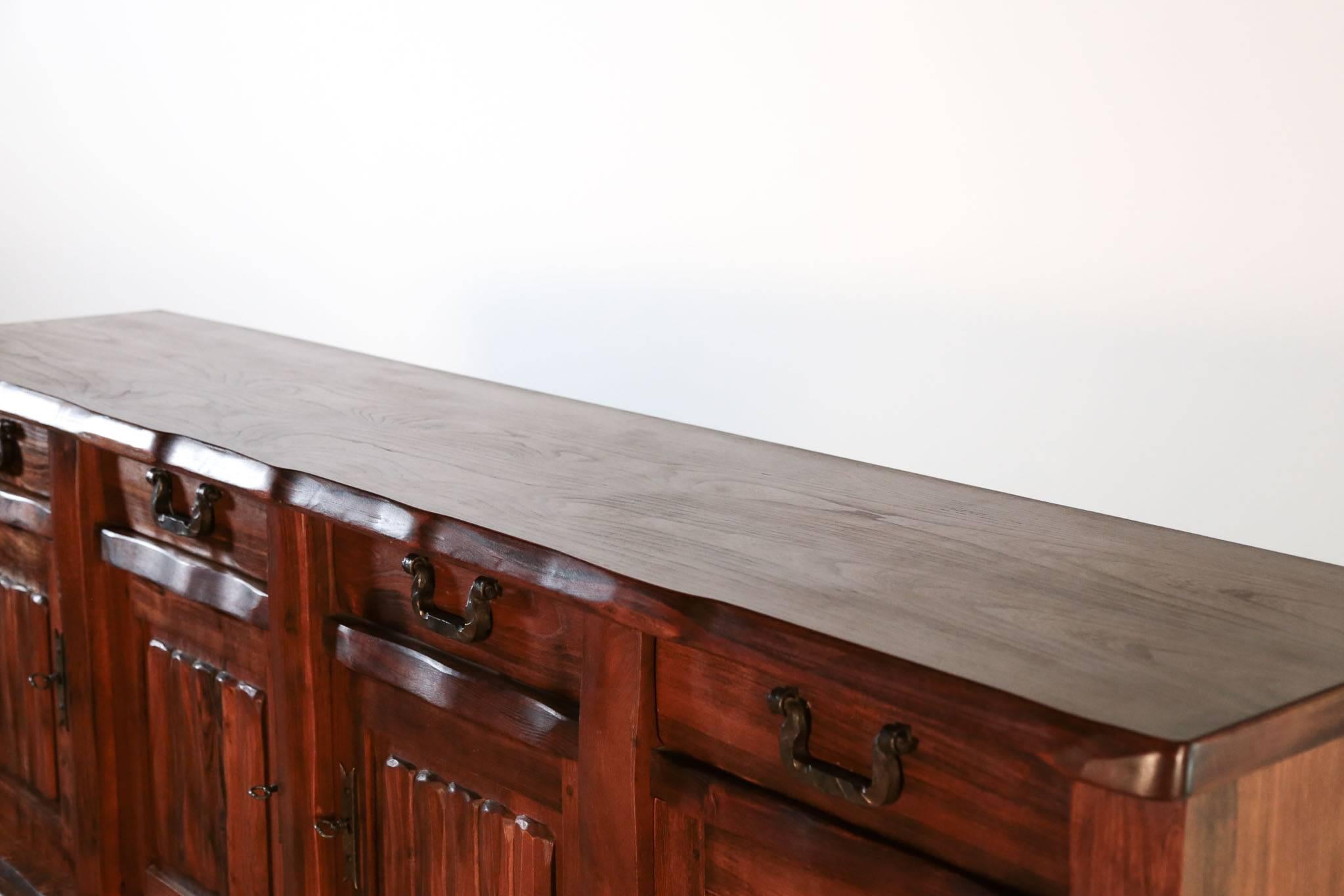 Credenza in olmo di Olavi Hanninen, anni '60 in vendita 5