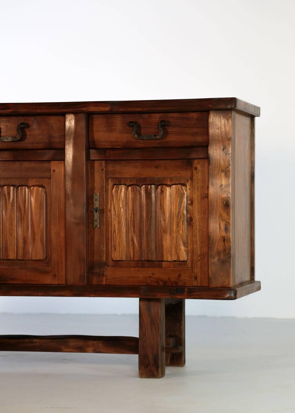 Elm Sideboard by Olavi Hanninen, 1960s In Excellent Condition For Sale In Lyon, FR
