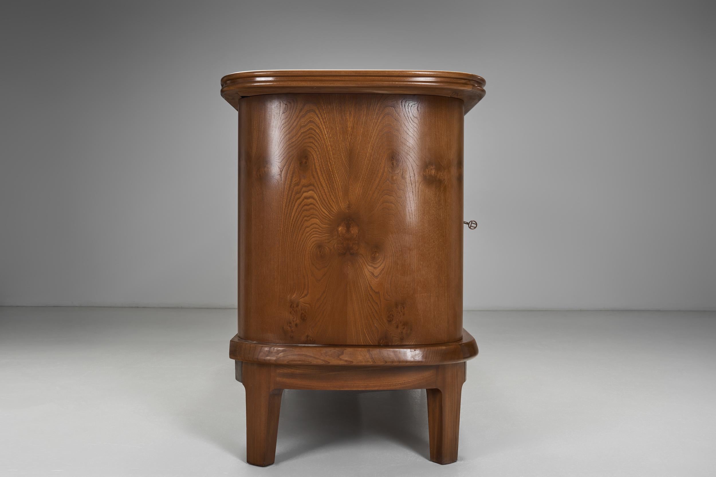 Elm Veneer Sideboard by Frederik Stærmose Møbelfabrik, Denmark ca 1940s For Sale 7