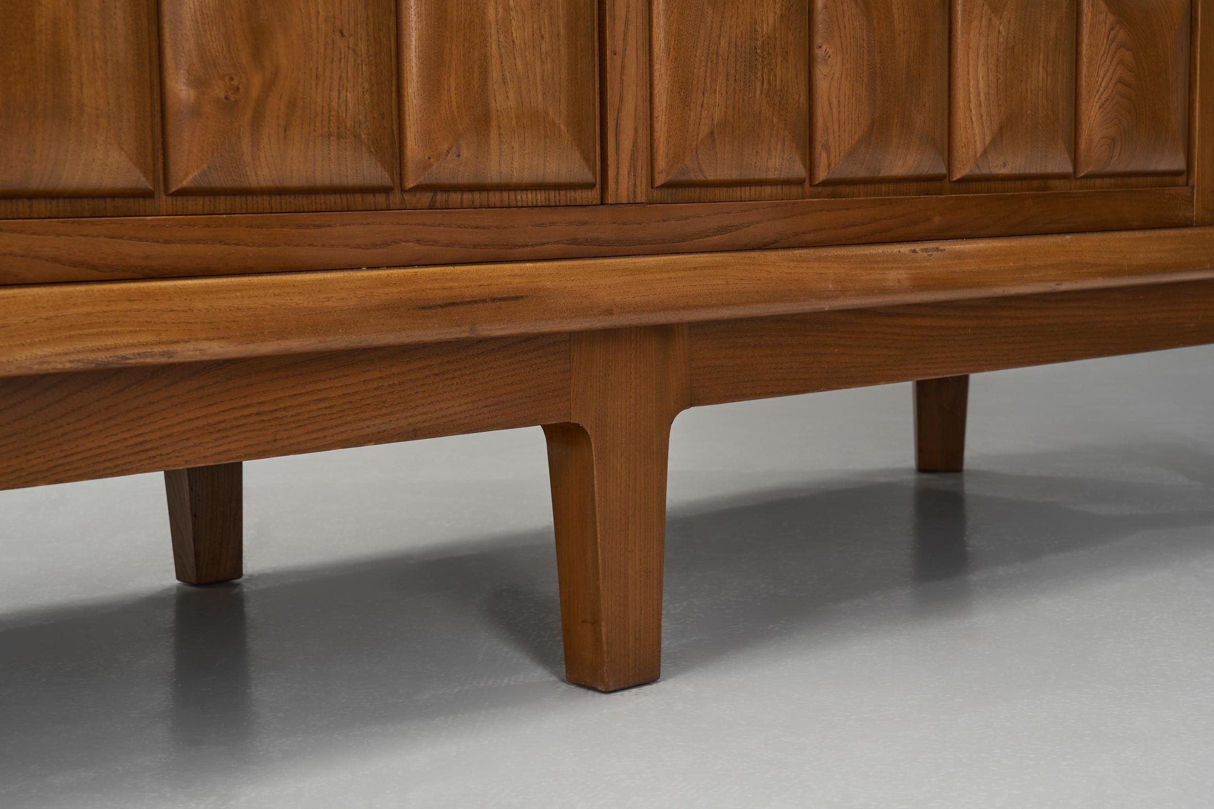 Elm Veneer Sideboard by Frederik Stærmose Møbelfabrik, Denmark ca 1940s For Sale 10