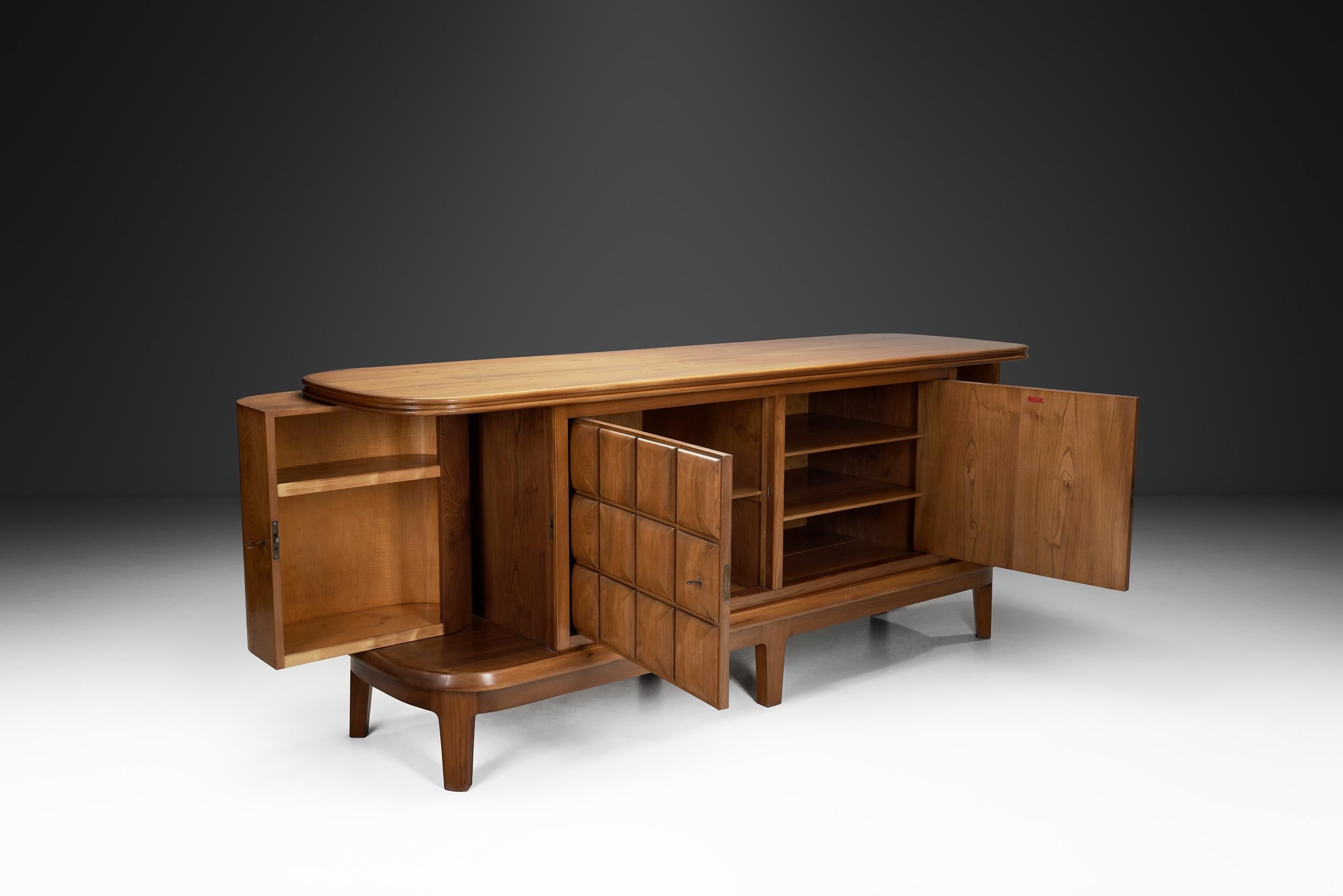 Danish Elm Veneer Sideboard by Frederik Stærmose Møbelfabrik, Denmark ca 1940s For Sale