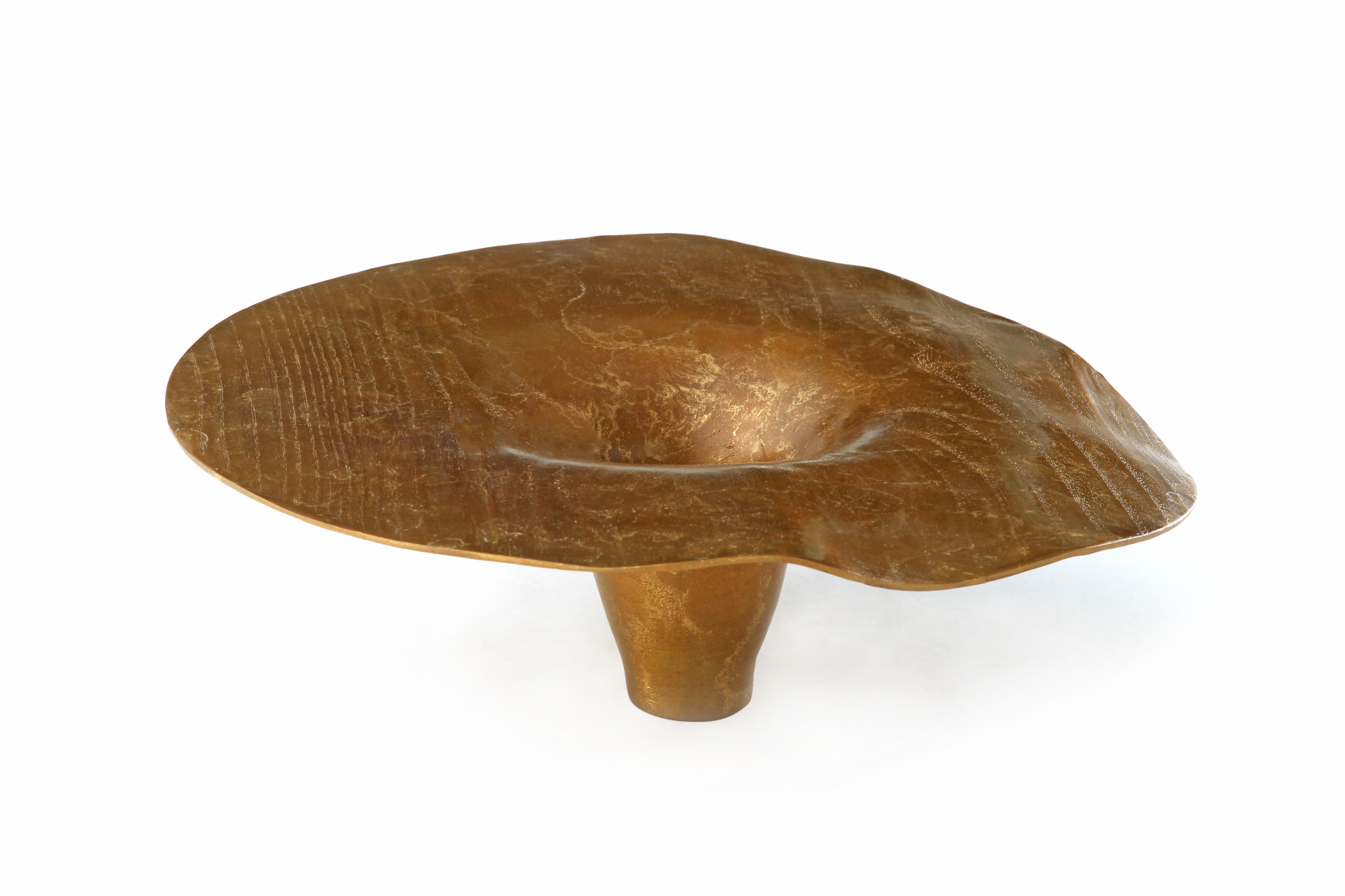 Showcase extraordinary elegance with our distinctive Elm Vessel, where sophisticated craftsmanship meets contemporary design sensibility. Inspired by the warm glow of smouldering embers, this artfully crafted vessel embodies refined luxury with its