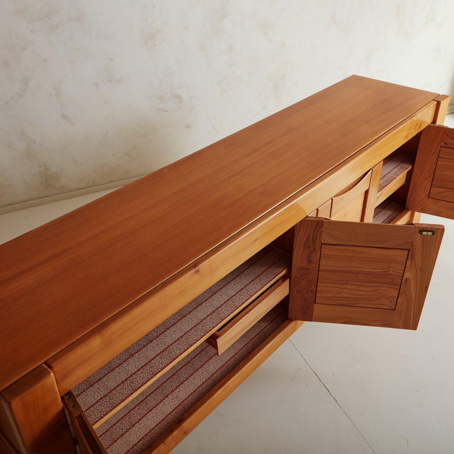 Buffet en bois d'orme dans le style de la Maison Regain par l'Atelier Chauvin 5
