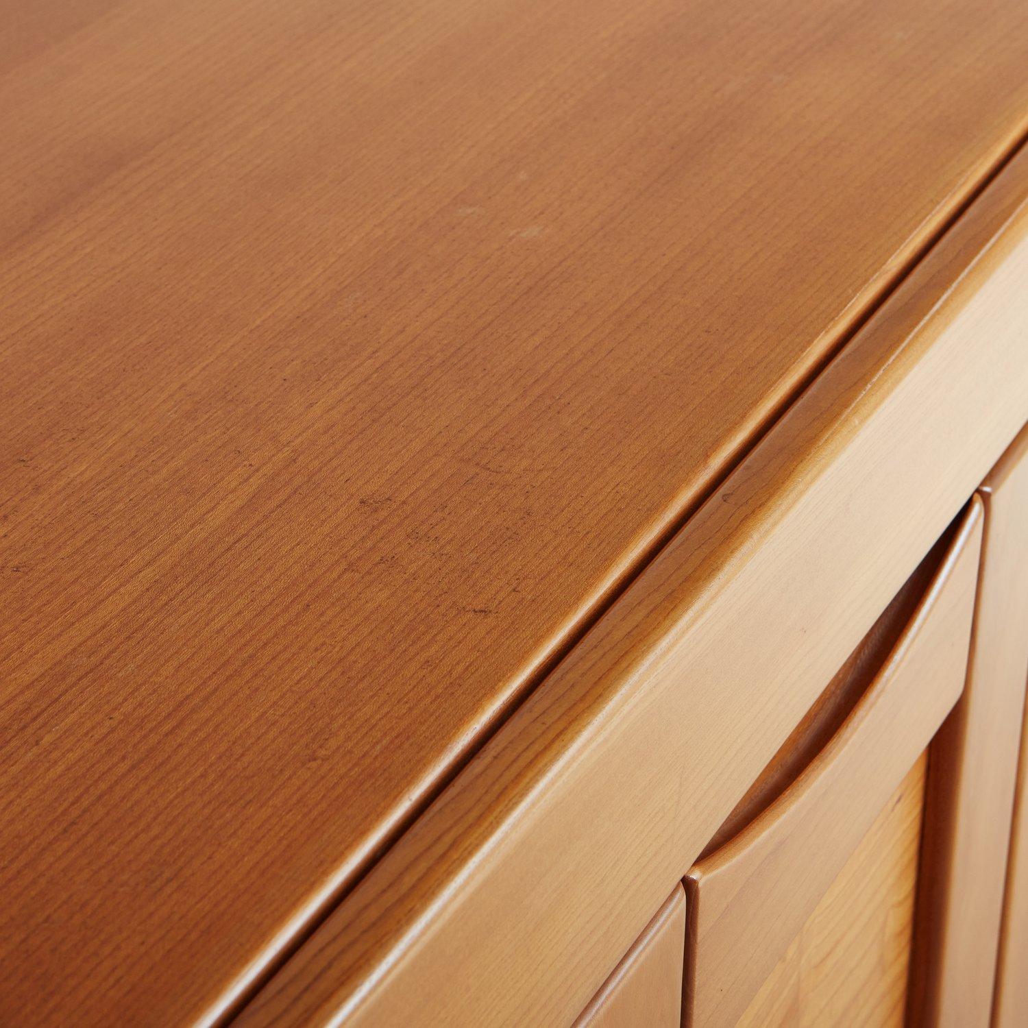 Buffet en bois d'orme dans le style de la Maison Regain par l'Atelier Chauvin 7
