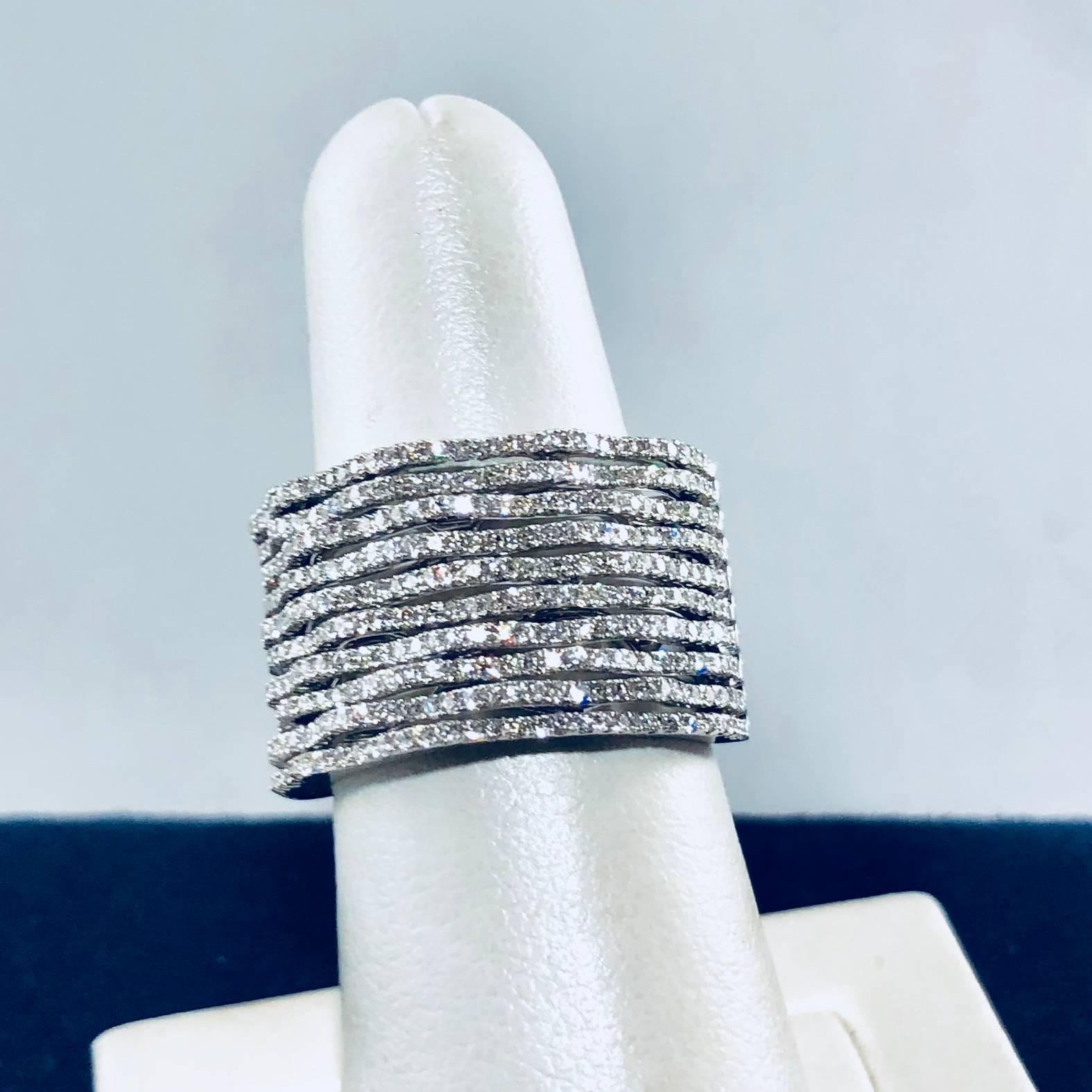 Women's Elma Designs 18 Karat White Gold and Diamond Cocktail Fashion Ring For Sale