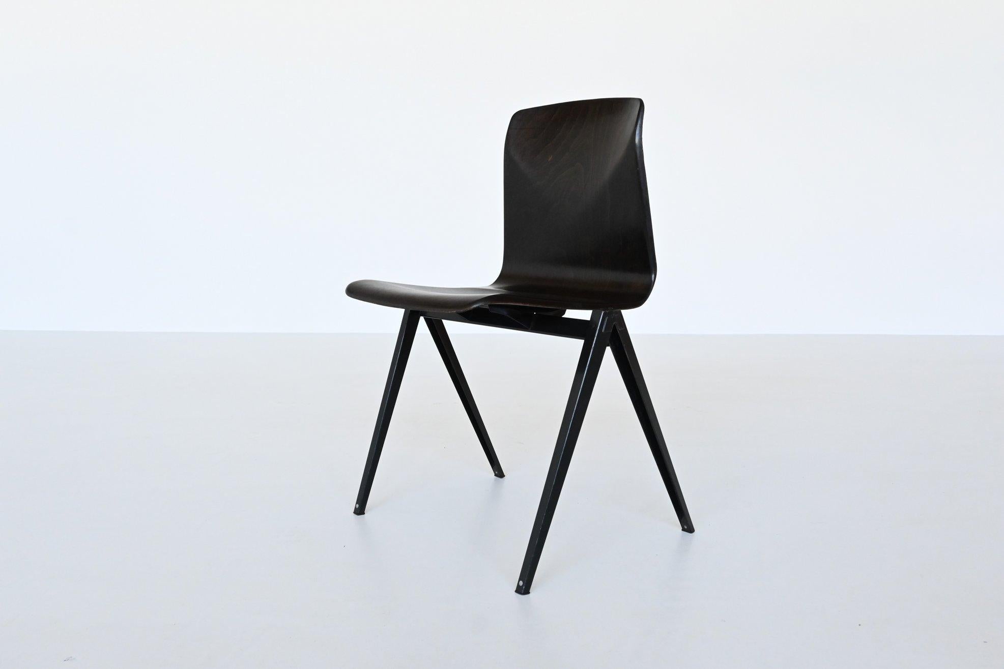 Elmar Flototto Model S22 Black Stacking Chairs Pagholz, Germany, 1970 4