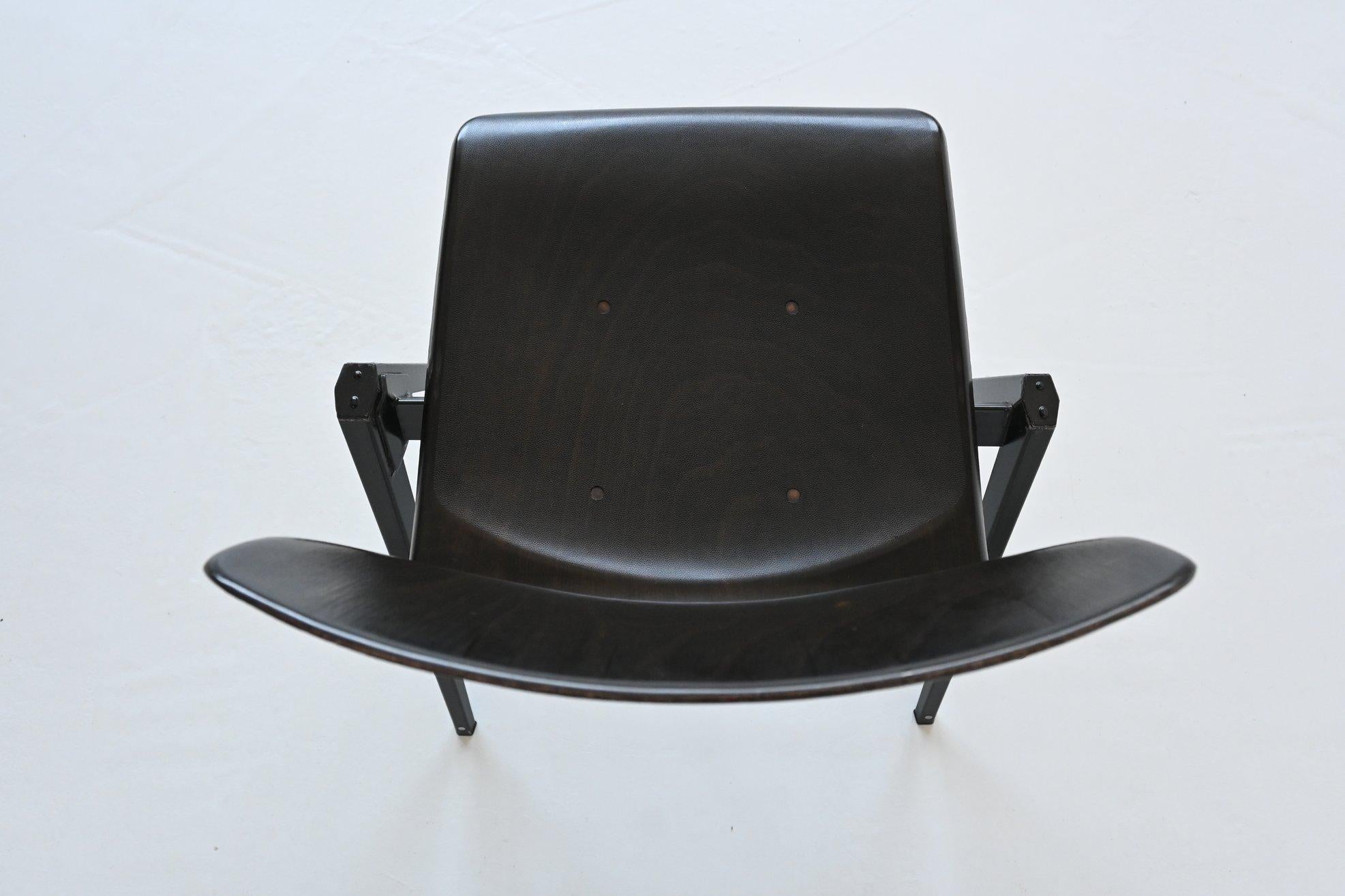 Elmar Flototto Model S22 Black Stacking Chairs Pagholz, Germany, 1970 7
