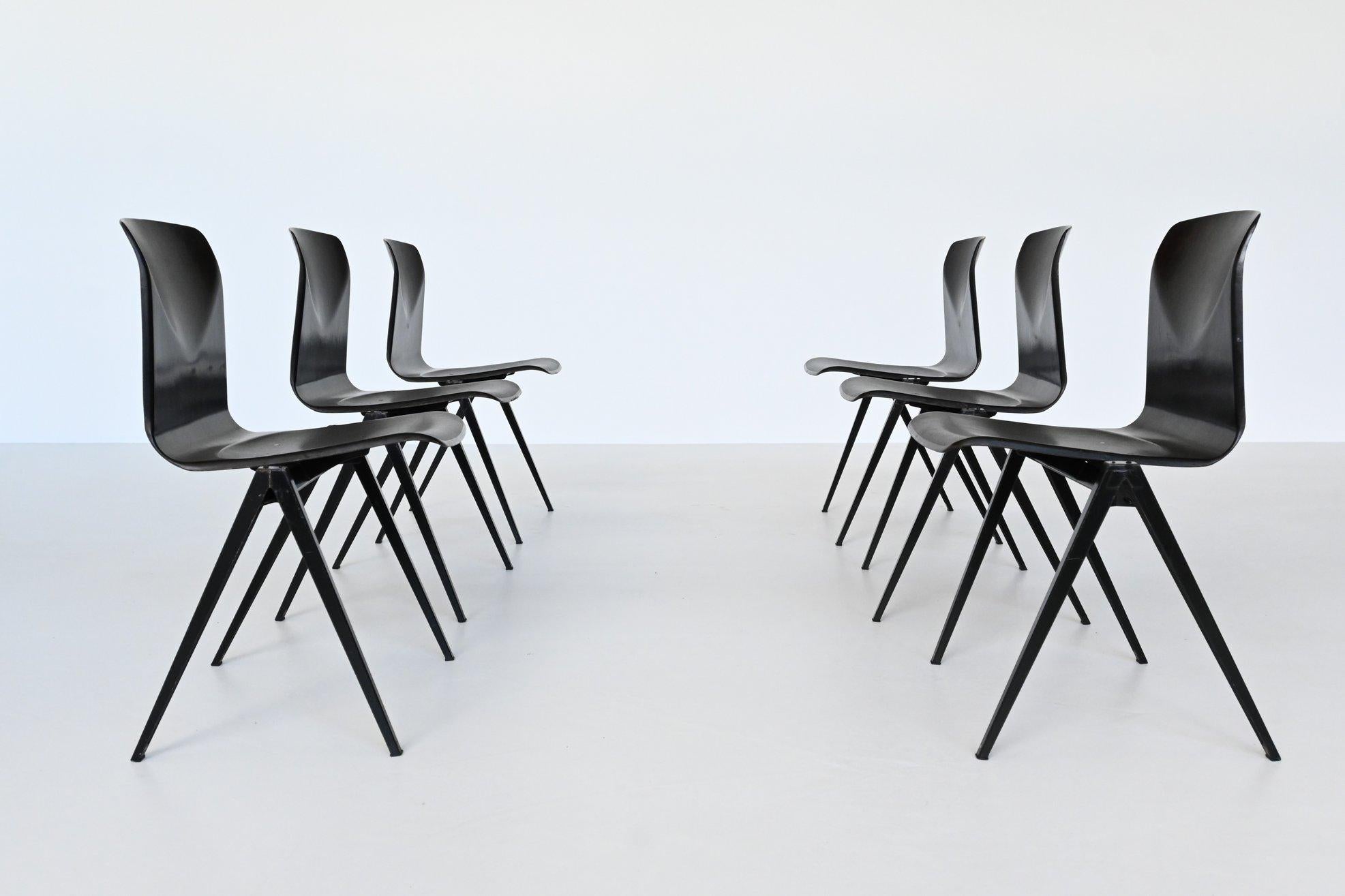 Lacquered Elmar Flototto Model S22 Black Stacking Chairs Pagholz, Germany, 1970