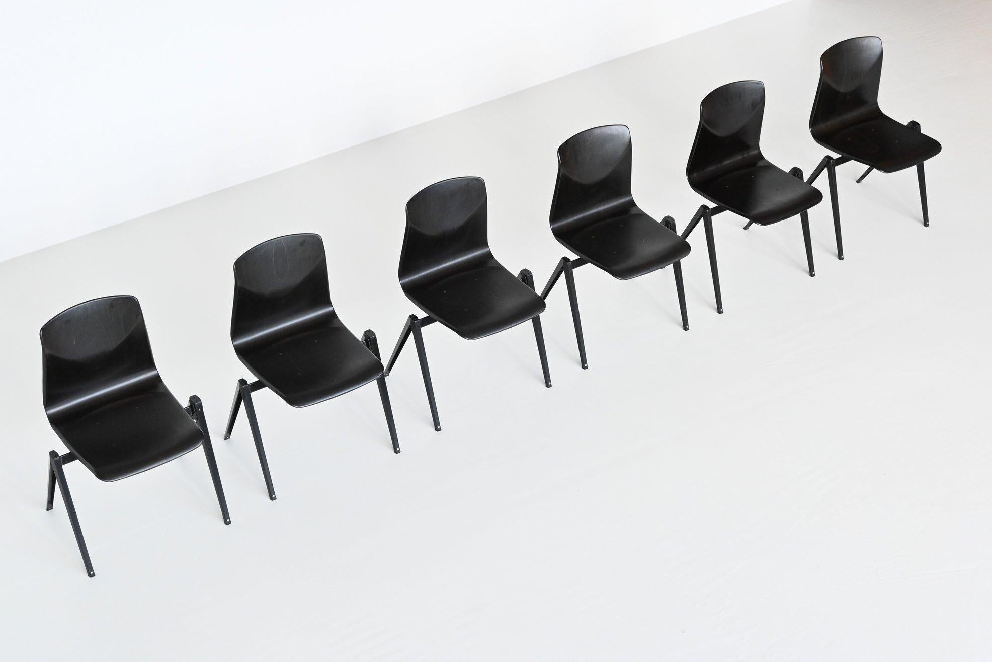 Late 20th Century Elmar Flototto Model S22 Black Stacking Chairs Pagholz, Germany, 1970