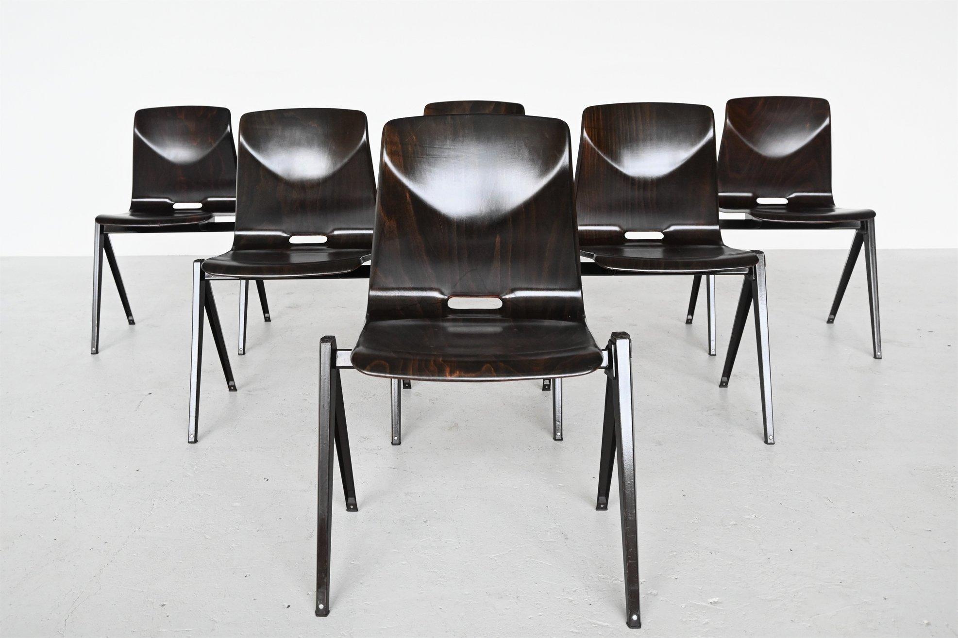 Mid-Century Modern Elmar Flototto Model S22 Stacking Chairs Pagholz, Germany, 1970