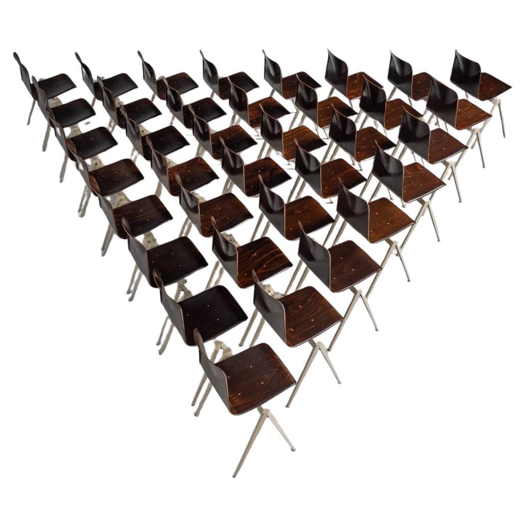 Elmar Flototto Pagholz Stapelstühle Deutschland 1970 grau im Angebot