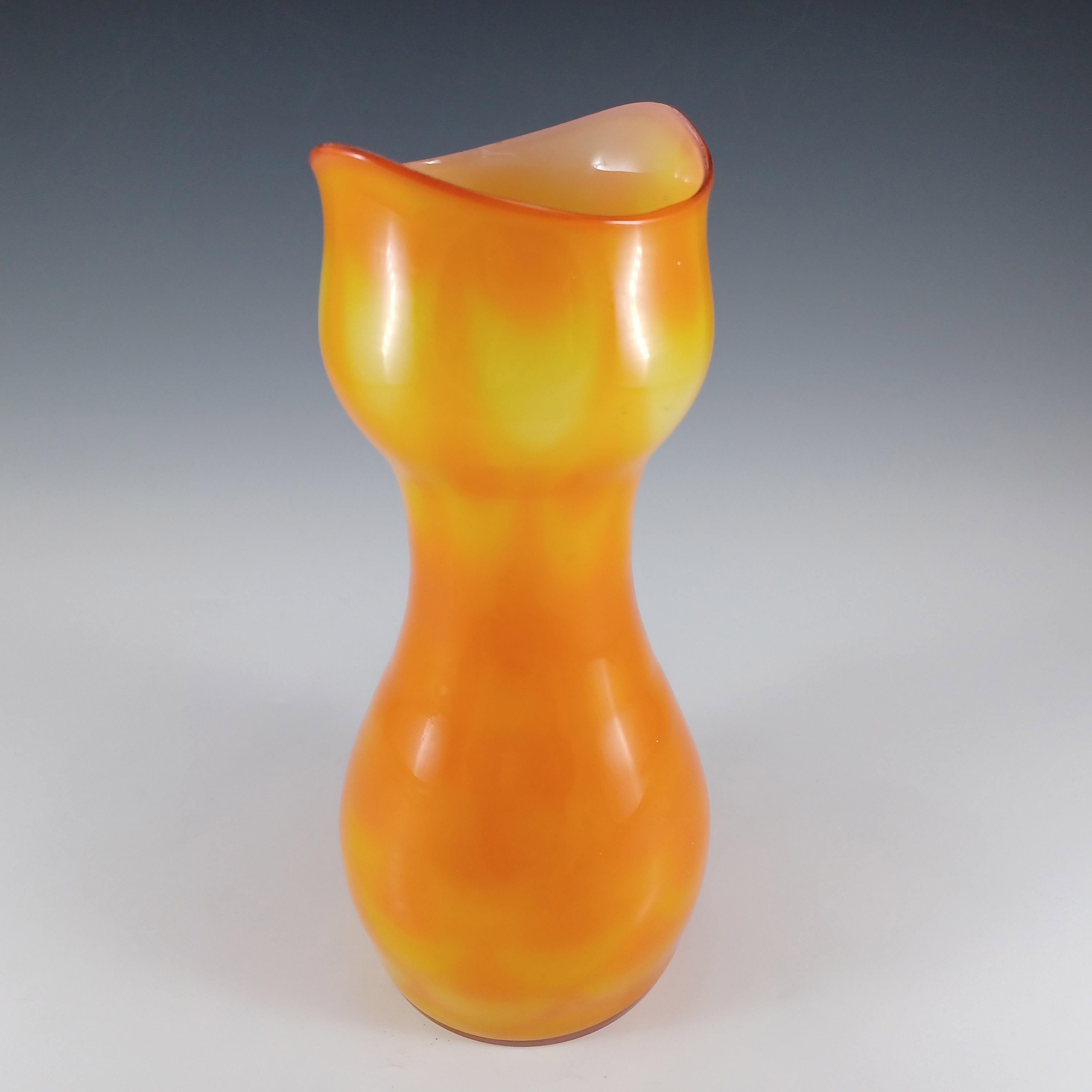 Elme 1970 Scandinavian Orange Cased Glass Peacock Vase In condizioni buone in vendita a Bolton, GB
