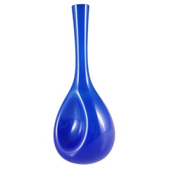 Schwedische Vase „Dimpled“ aus elfenbeinfarbenem blauem Gehäuseglas von Gunnar Ander
