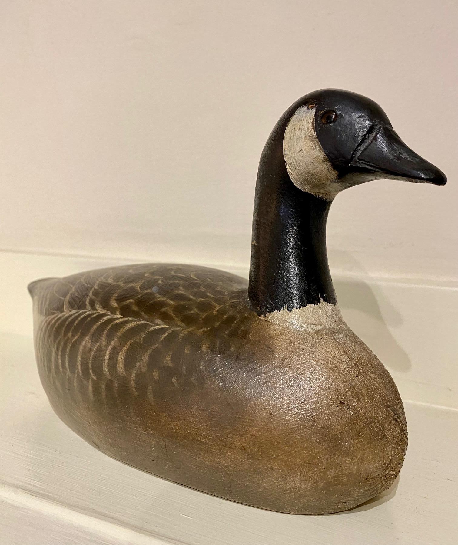 Artisanat Appelant Elmer Crowell Quarter Sized Canada Goose, vers les années 1930 en vente