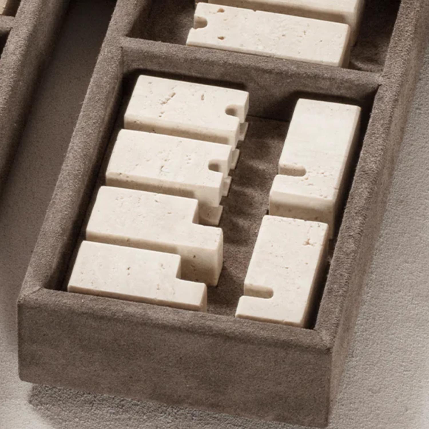 Game d'échecs en travertin Elmor en vente 3