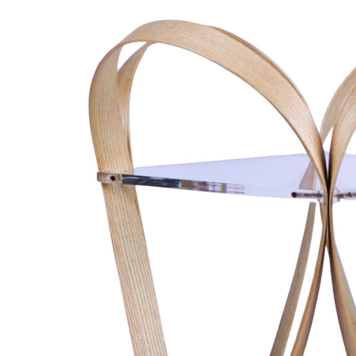Mesa auxiliar de madera Elms Siglo XXI y contemporáneo en venta