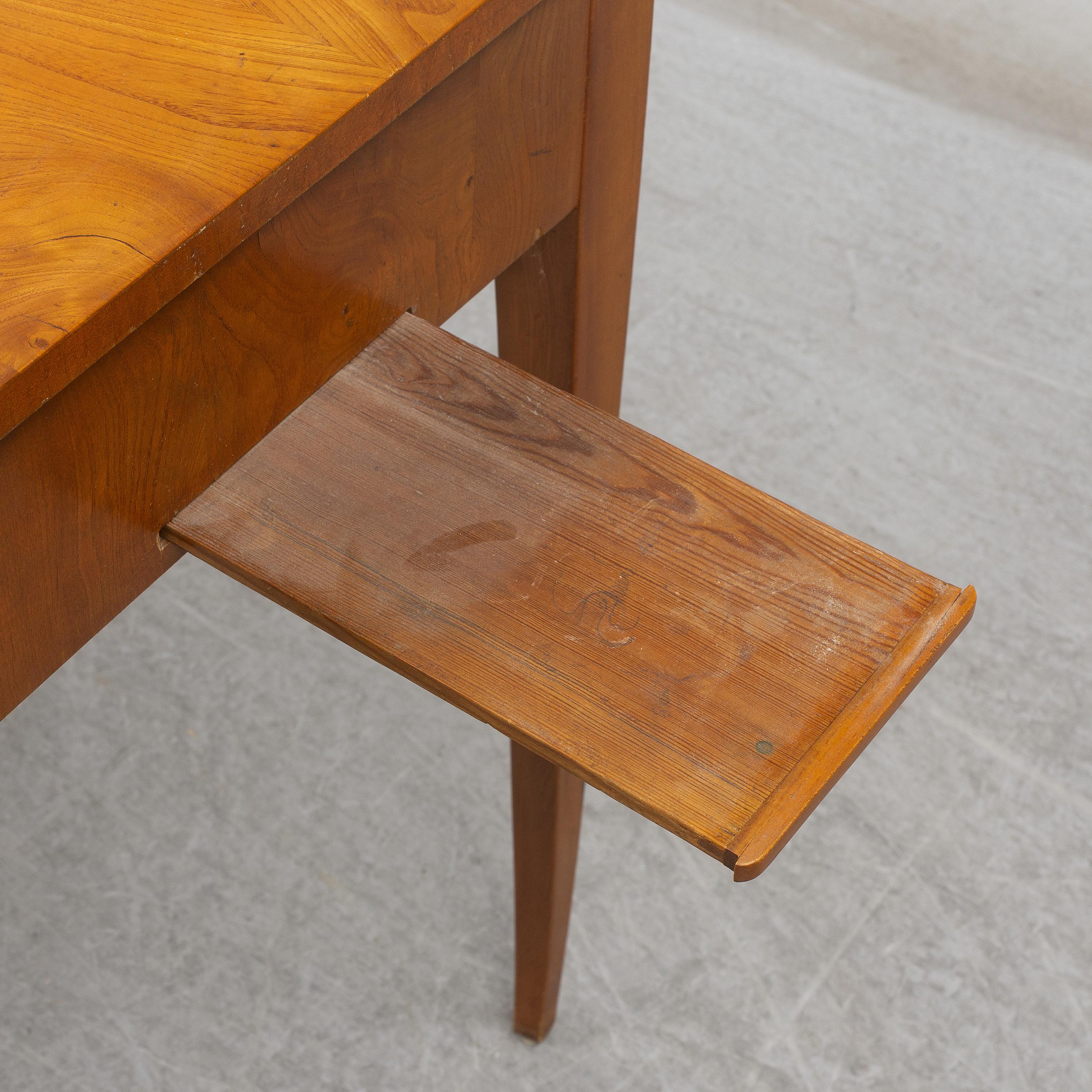 Elmwood Backgammon Game Table, 1850s In Good Condition In New York, NY