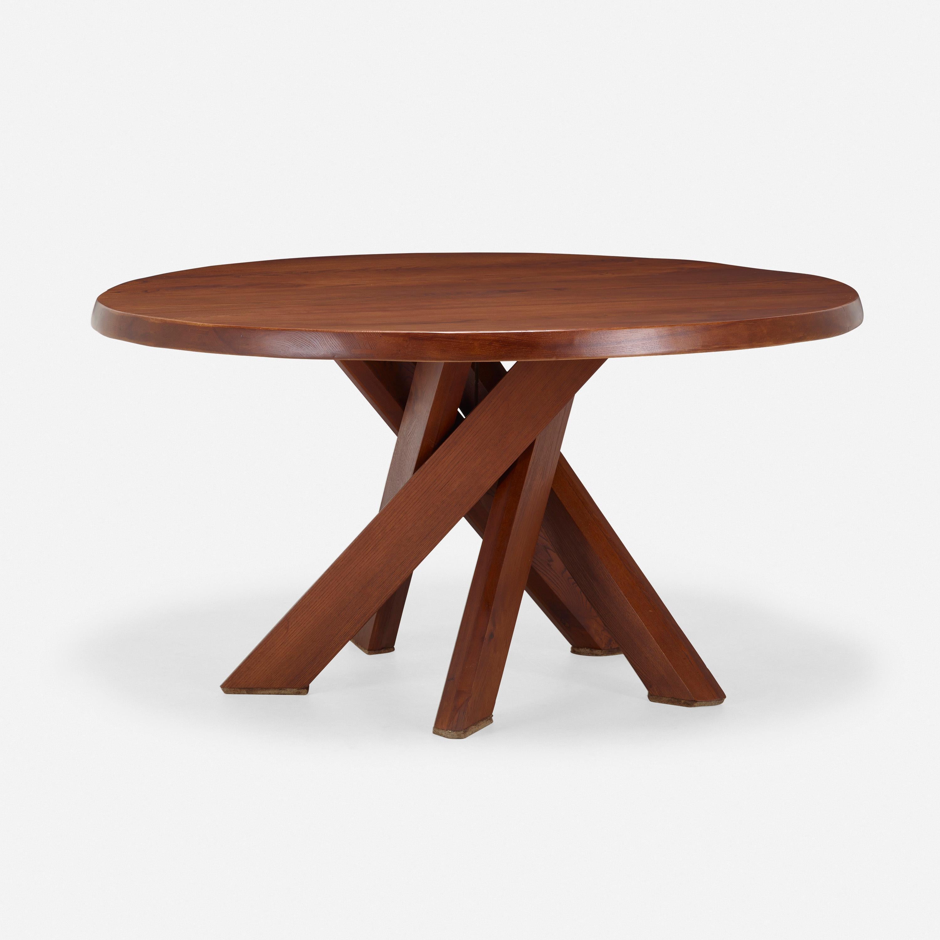 Français Table de salle à manger circulaire en bois d'orme modèle T21D de Pierre Chapo en vente