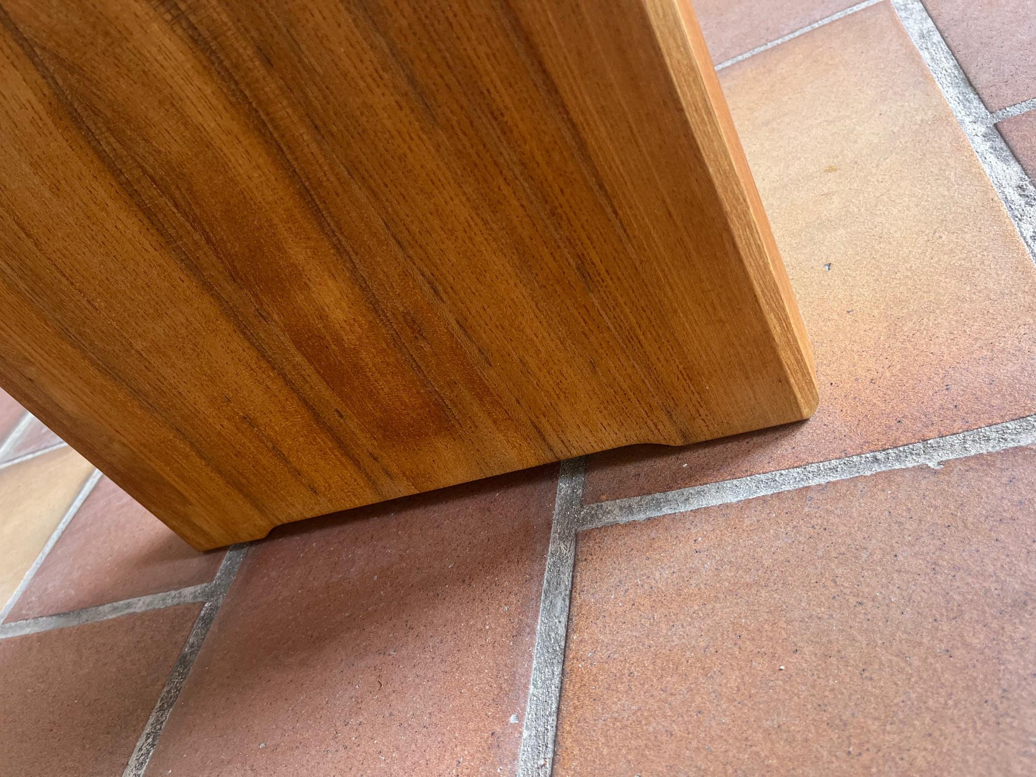 Elmwood dining Table 