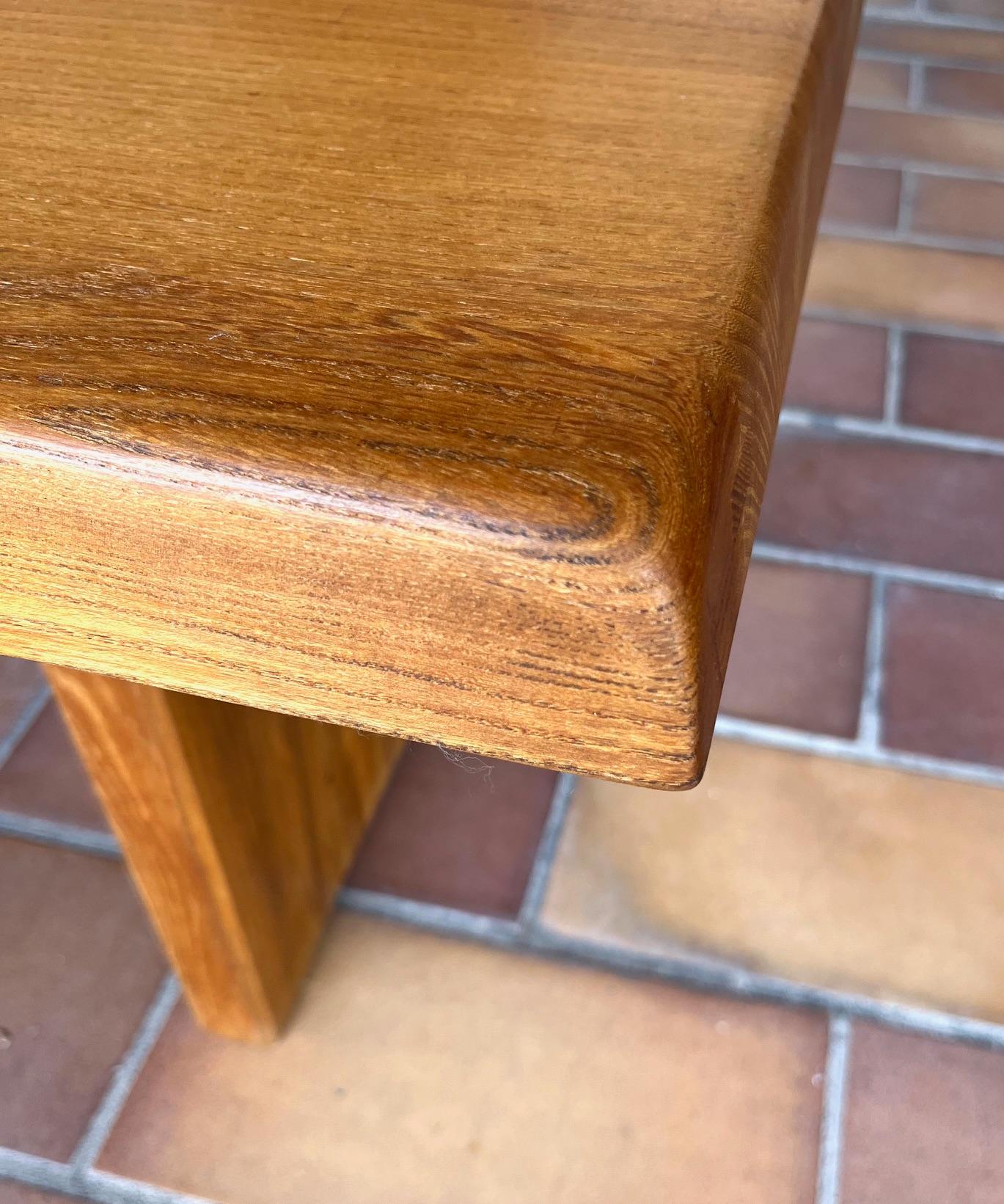 Elmwood dining Table 