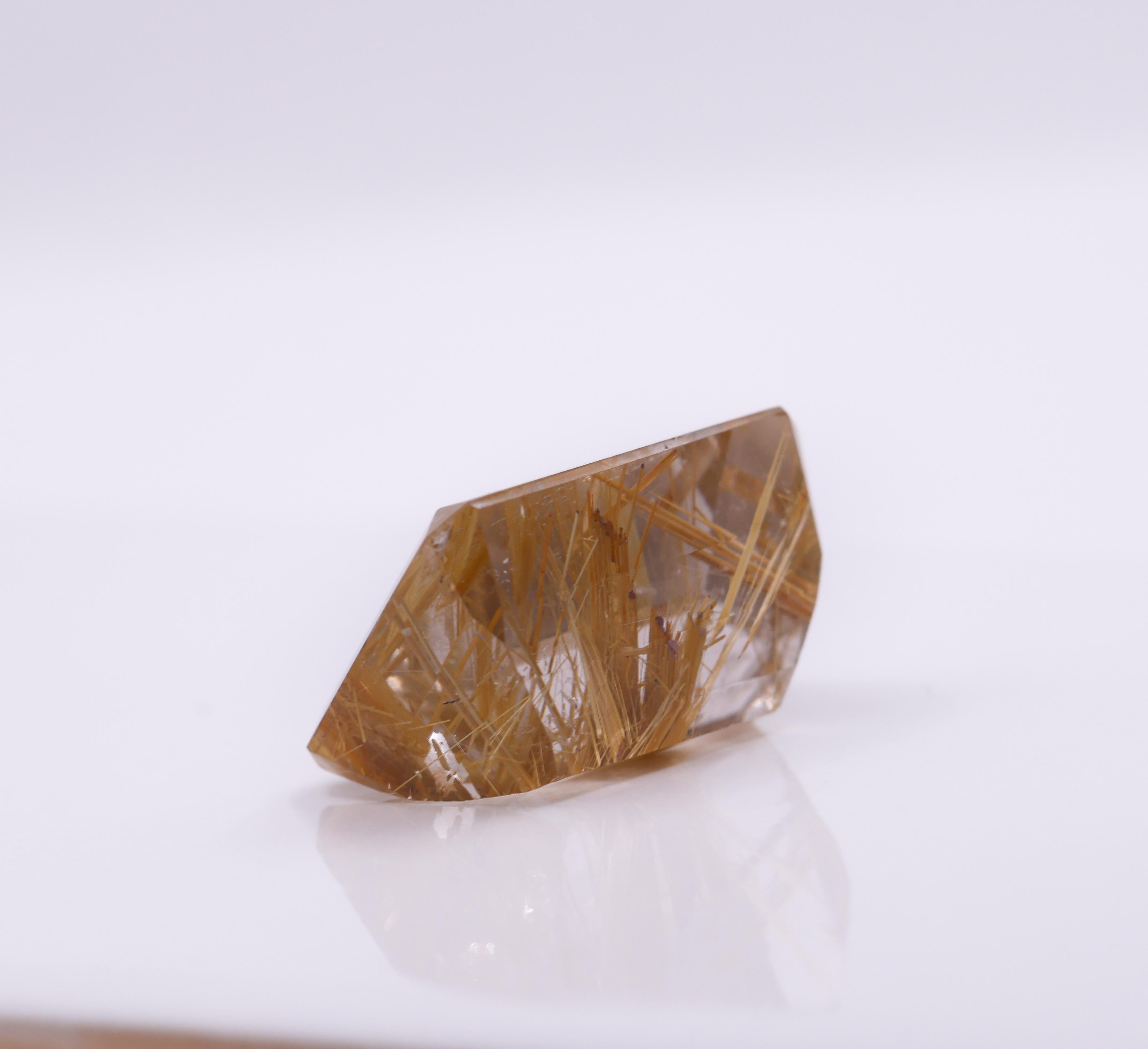 Taille émeraude Pierre précieuse en vrac de 15,86 carats en quartz rutilé allongé  EM 20x15mm en vente