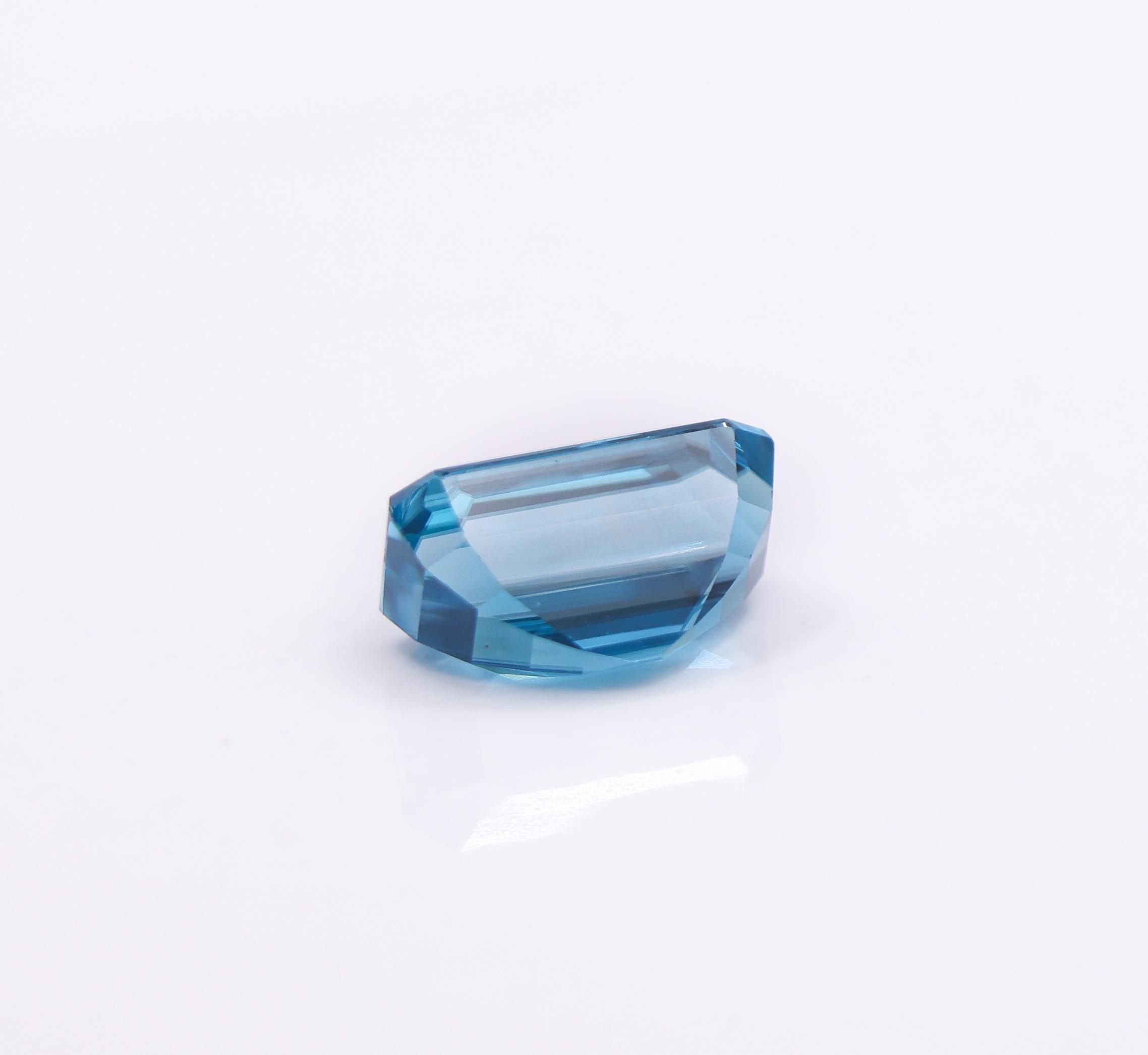 Women's or Men's Elongated 4.77 Carat Blue Zircon Gemstone  EM 11x6mm For Sale