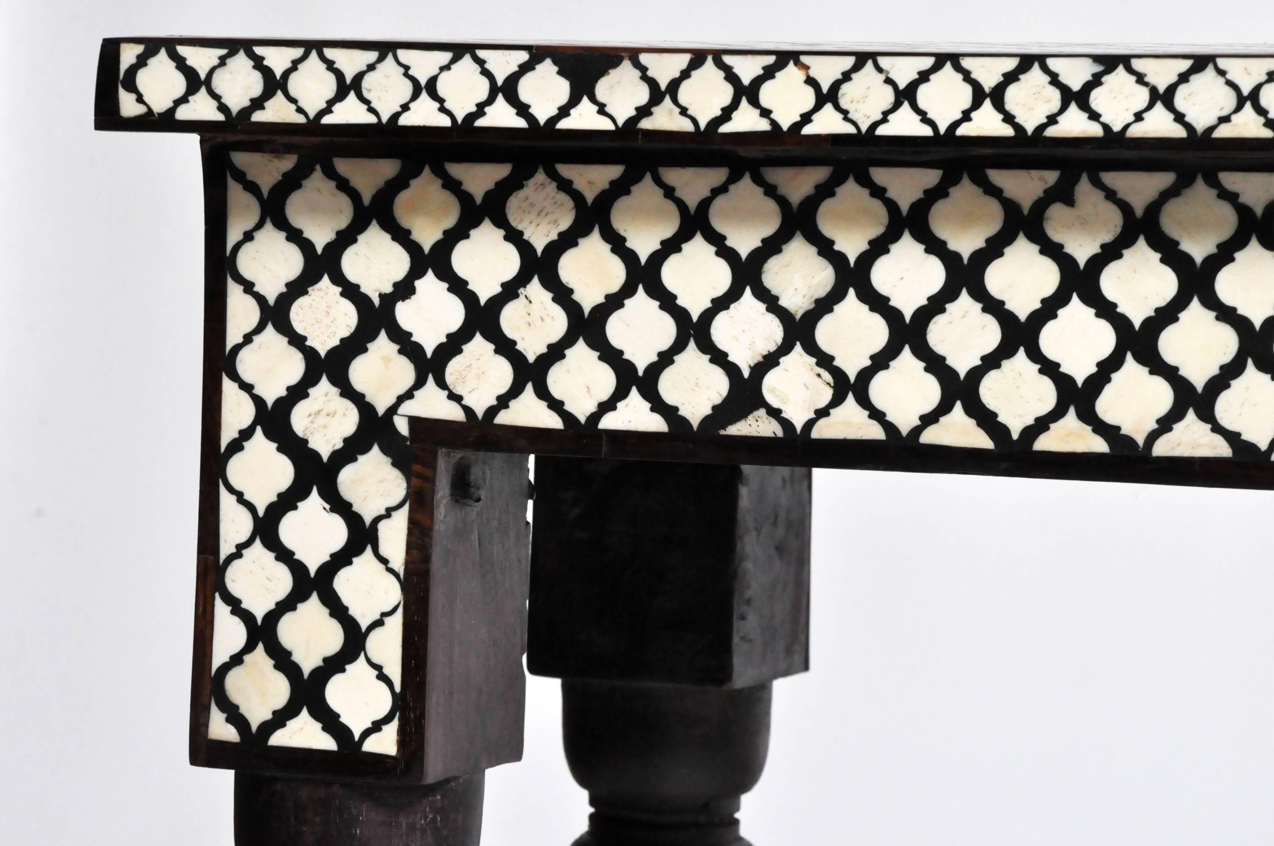 Elongated Bone Inlay Console Table In Good Condition In Chicago, IL