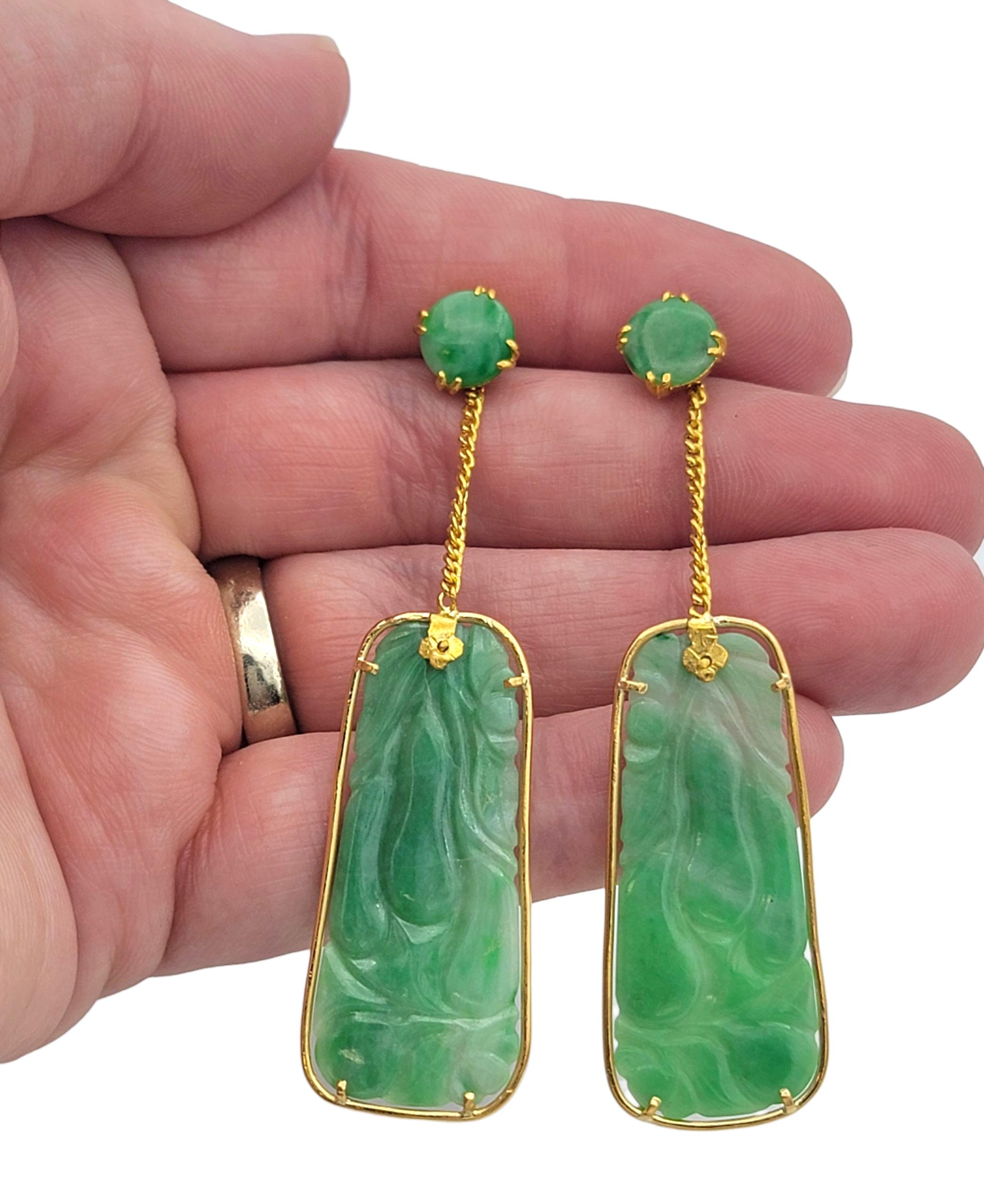 Boucles d'oreilles convertibles pendantes en or jaune 21 carats avec tablettes de jade sculptées en vente 1