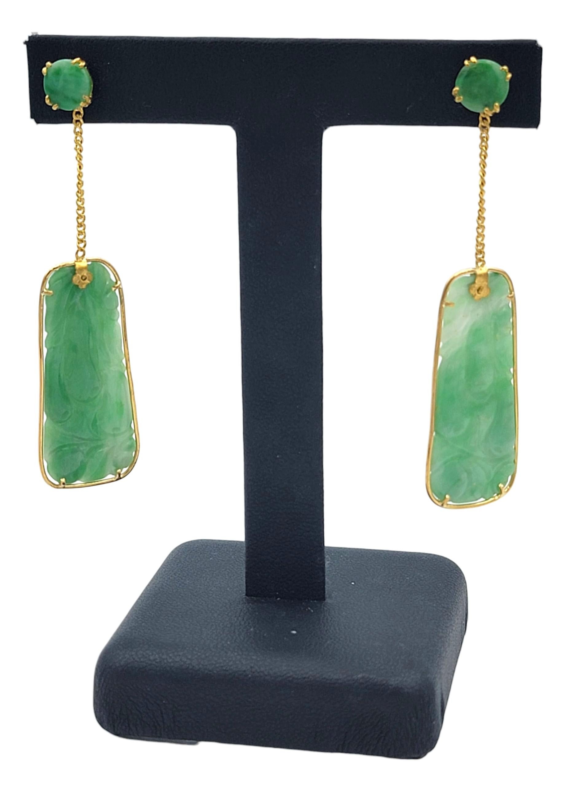 Boucles d'oreilles convertibles pendantes en or jaune 21 carats avec tablettes de jade sculptées en vente 2