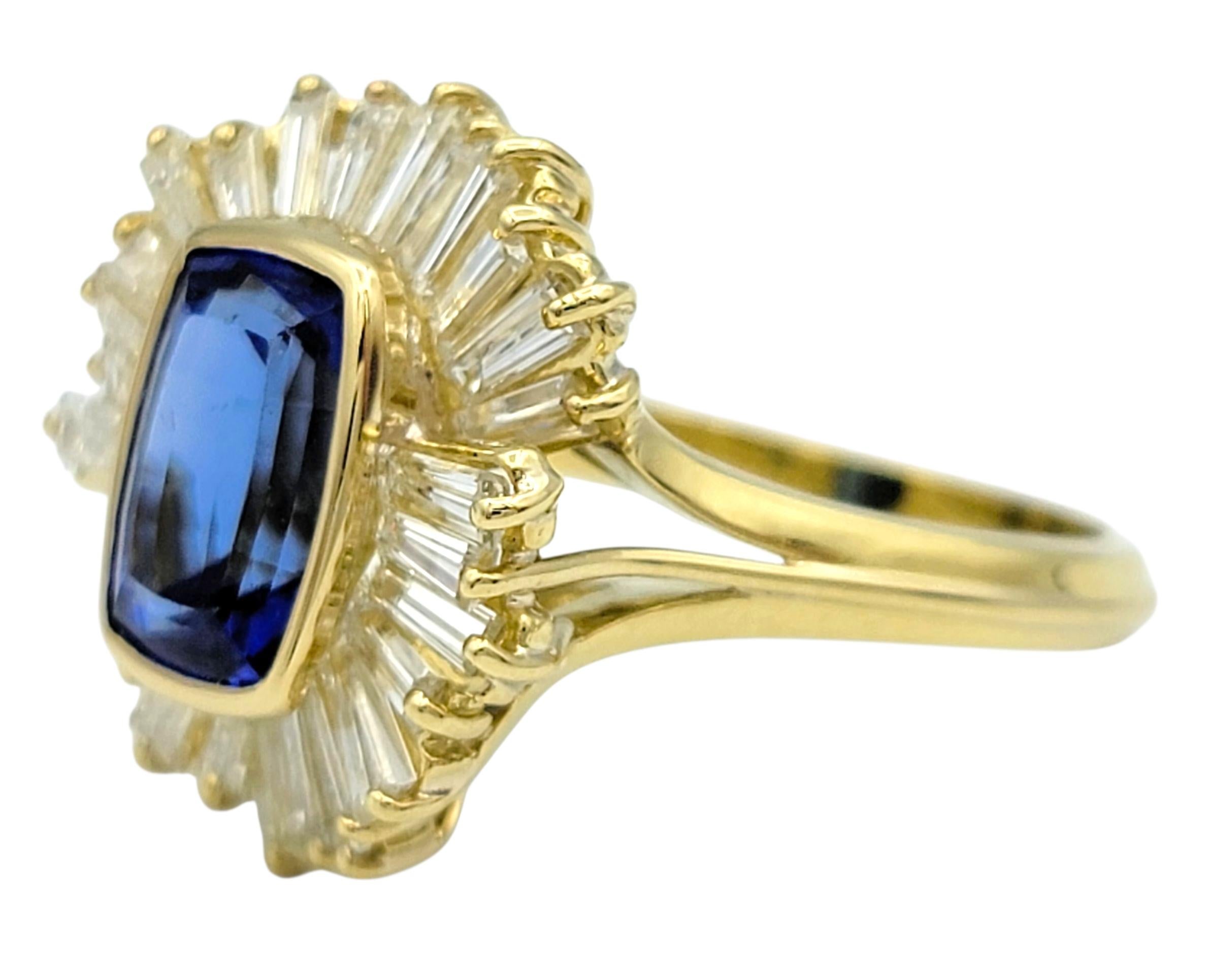 Bague de cocktail Tanzanite taille coussin et diamant baguette en or 18 carats Bon état - En vente à Scottsdale, AZ