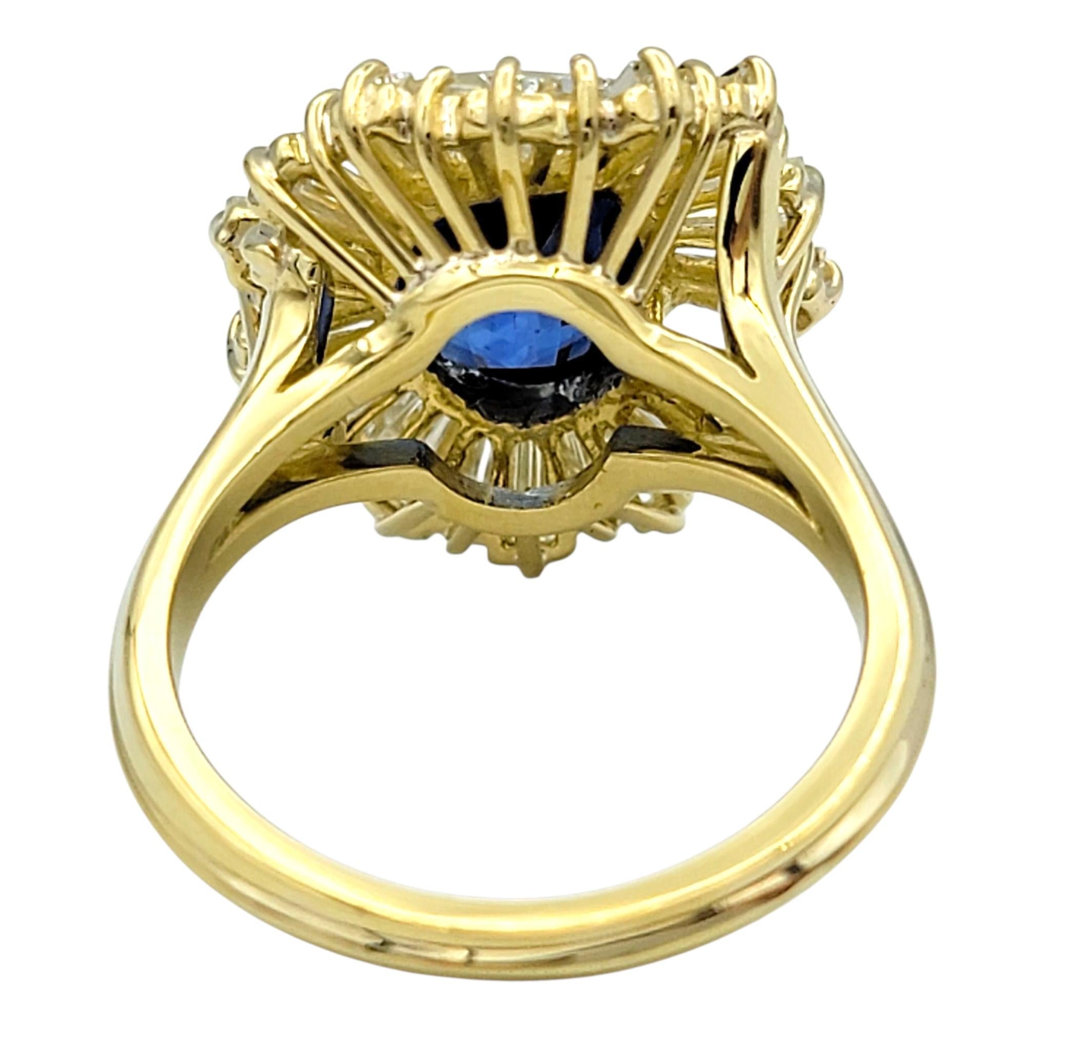 Bague de cocktail Tanzanite taille coussin et diamant baguette en or 18 carats Pour femmes en vente