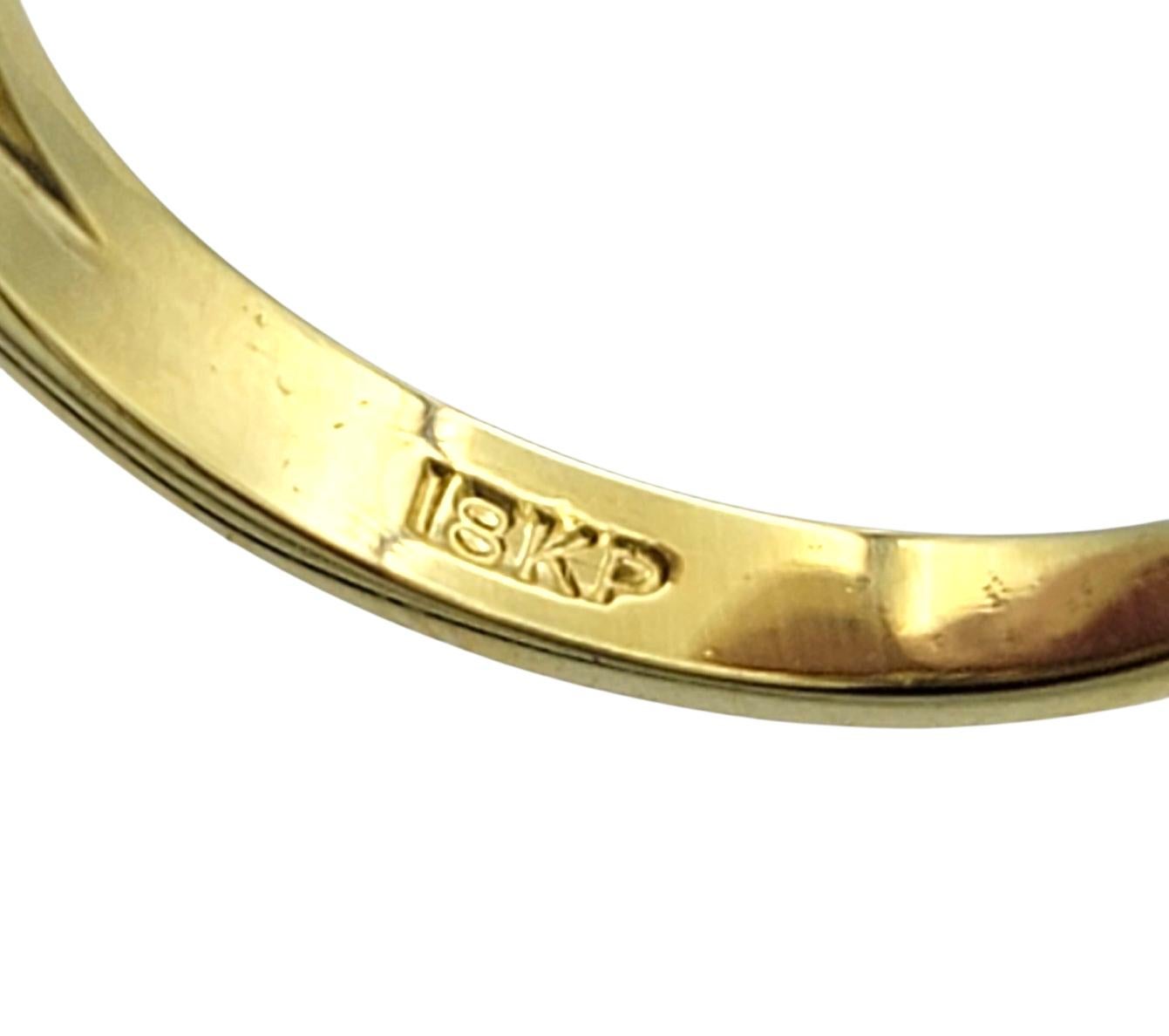 Bague de cocktail Tanzanite taille coussin et diamant baguette en or 18 carats en vente 1