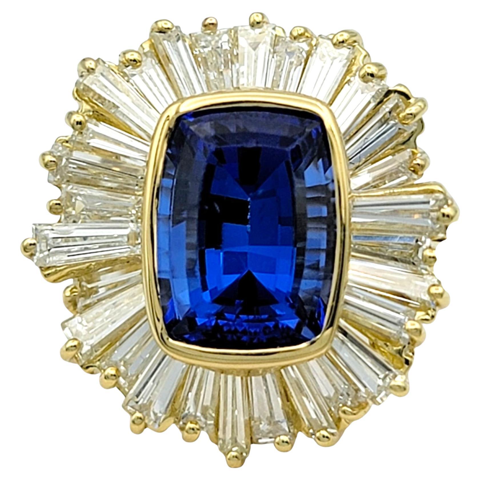 Länglicher Cocktailring mit Tansanit und Baguette-Diamant im Kissenschliff aus 18 Karat Gold