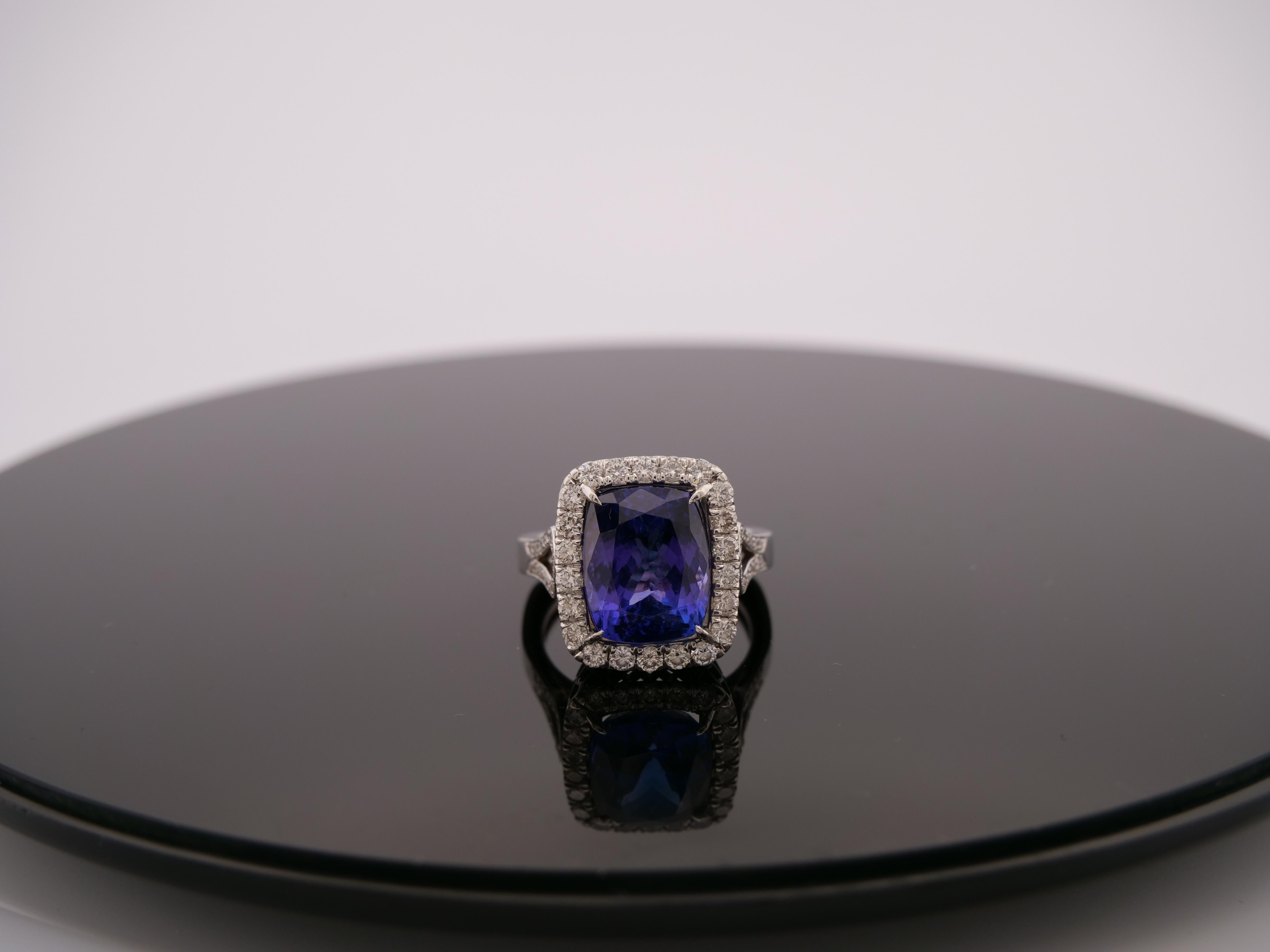 Elongated Cushion Natural Tanzanite & Round Diamond 6.29CT 14K White Gold Ring For Sale 7