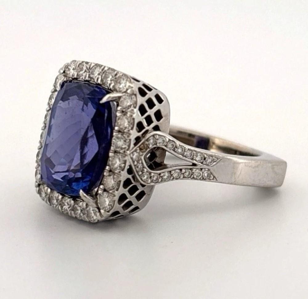 Women's Elongated Cushion Natural Tanzanite & Round Diamond 6.29CT 14K White Gold Ring For Sale