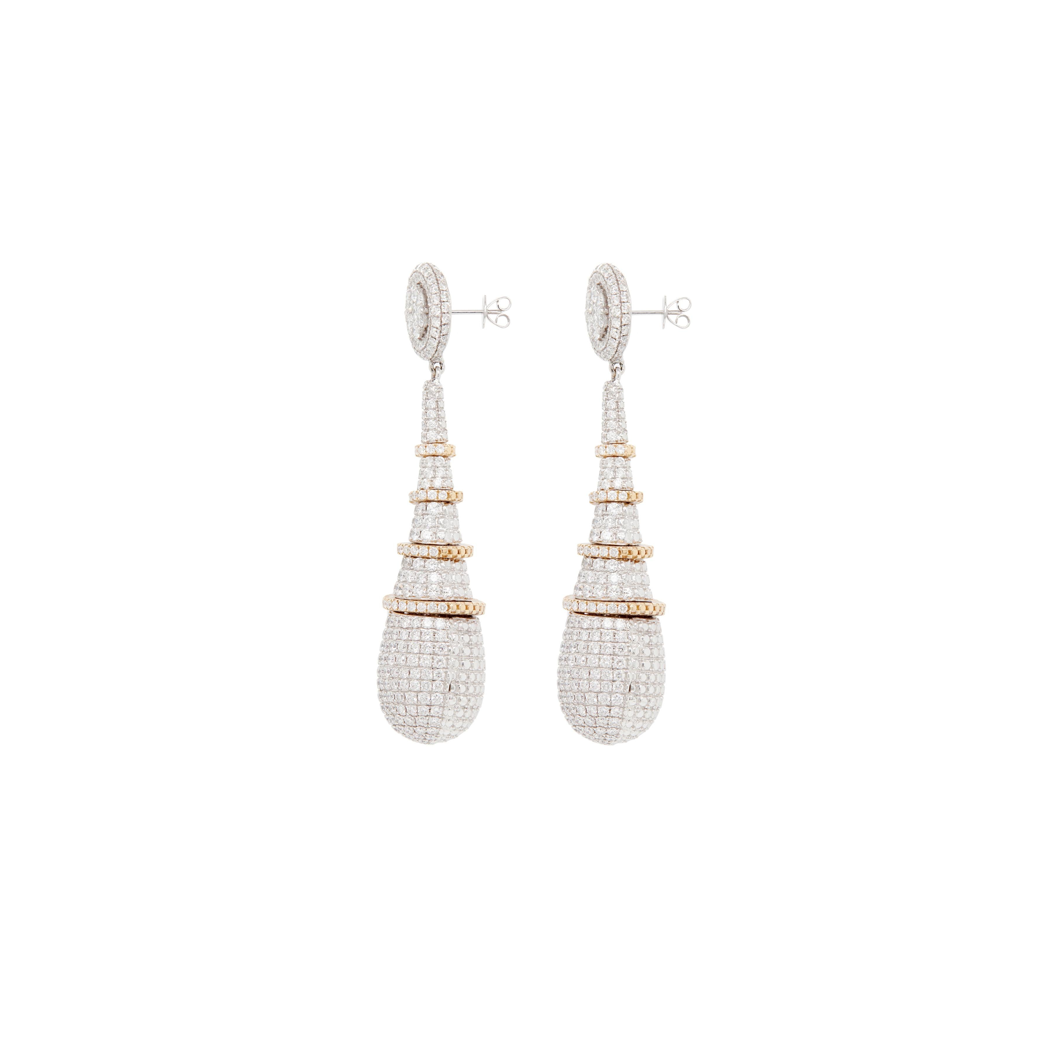 Taglio brillante Orecchini a goccia con diamante allungato in oro bianco e giallo 18 carati in vendita