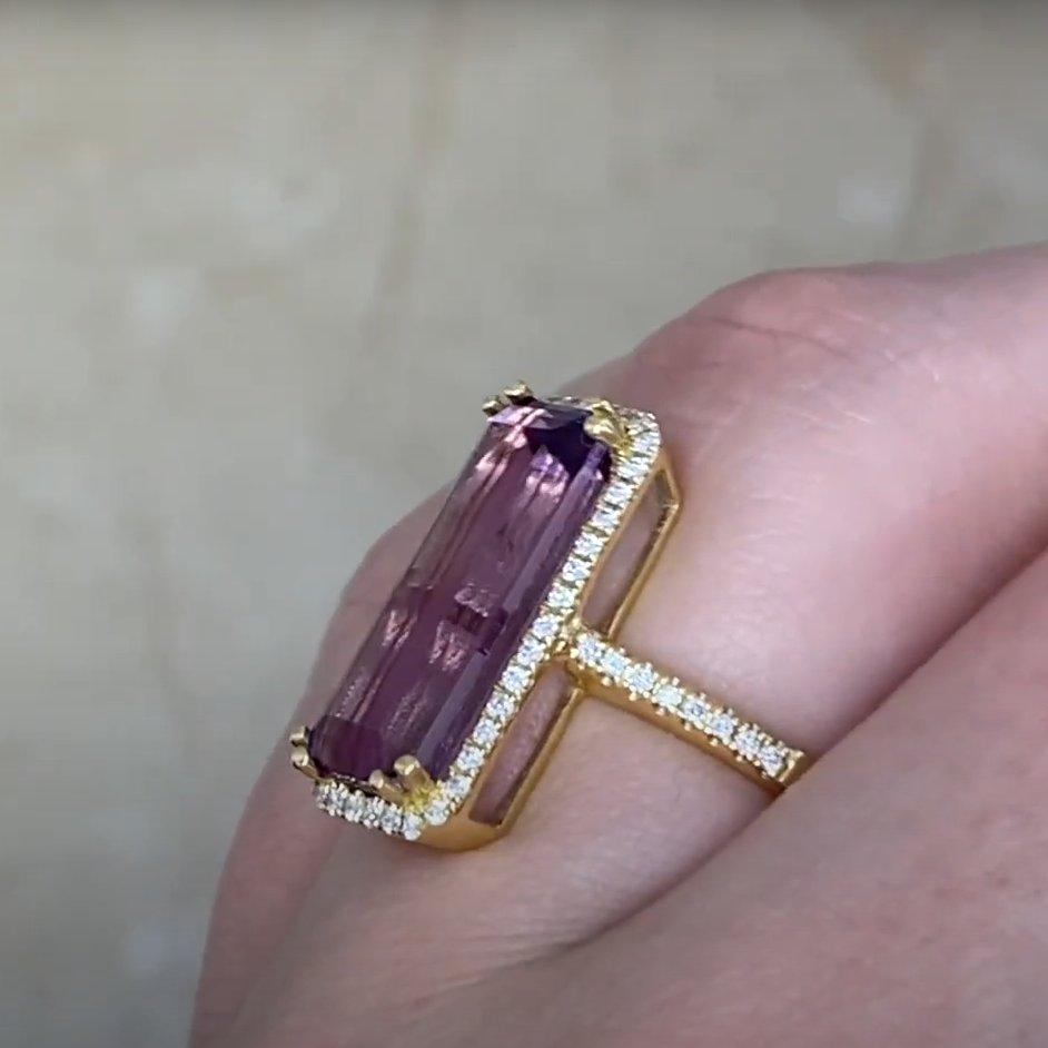 Bague allongée en or jaune avec améthyste taille émeraude (environ 3,70 carats) Pour femmes en vente