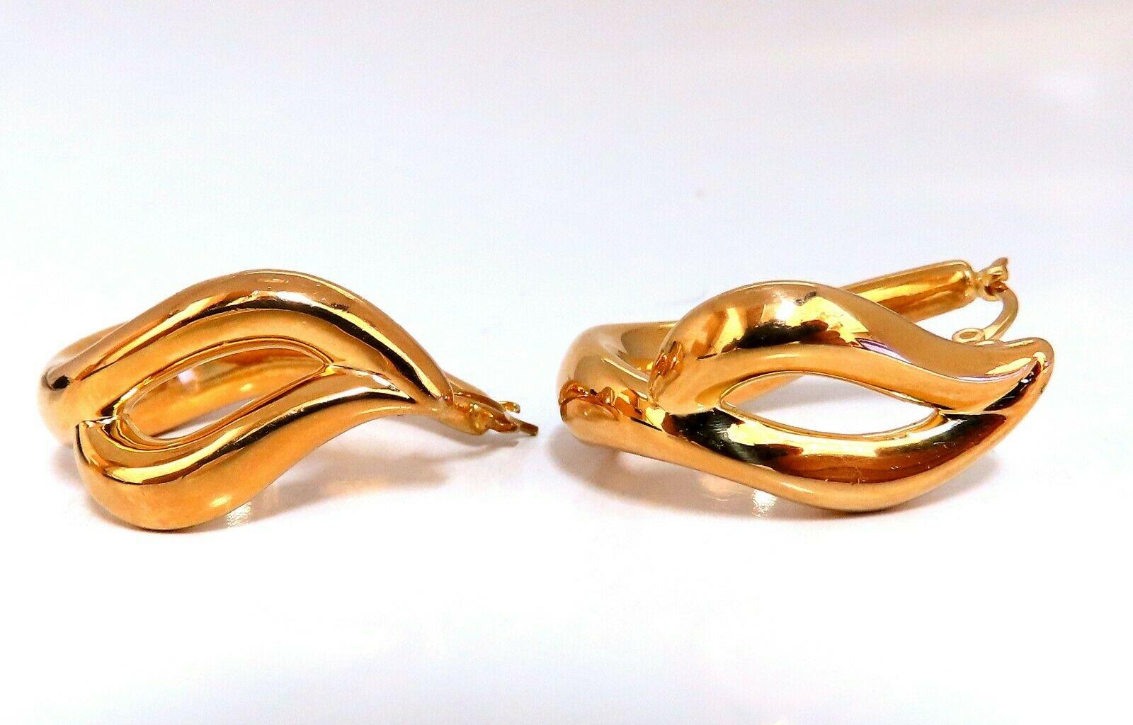 Elongated Flaming Hoop Gold Earrings 14 Karat In New Condition For Sale In New York, NY