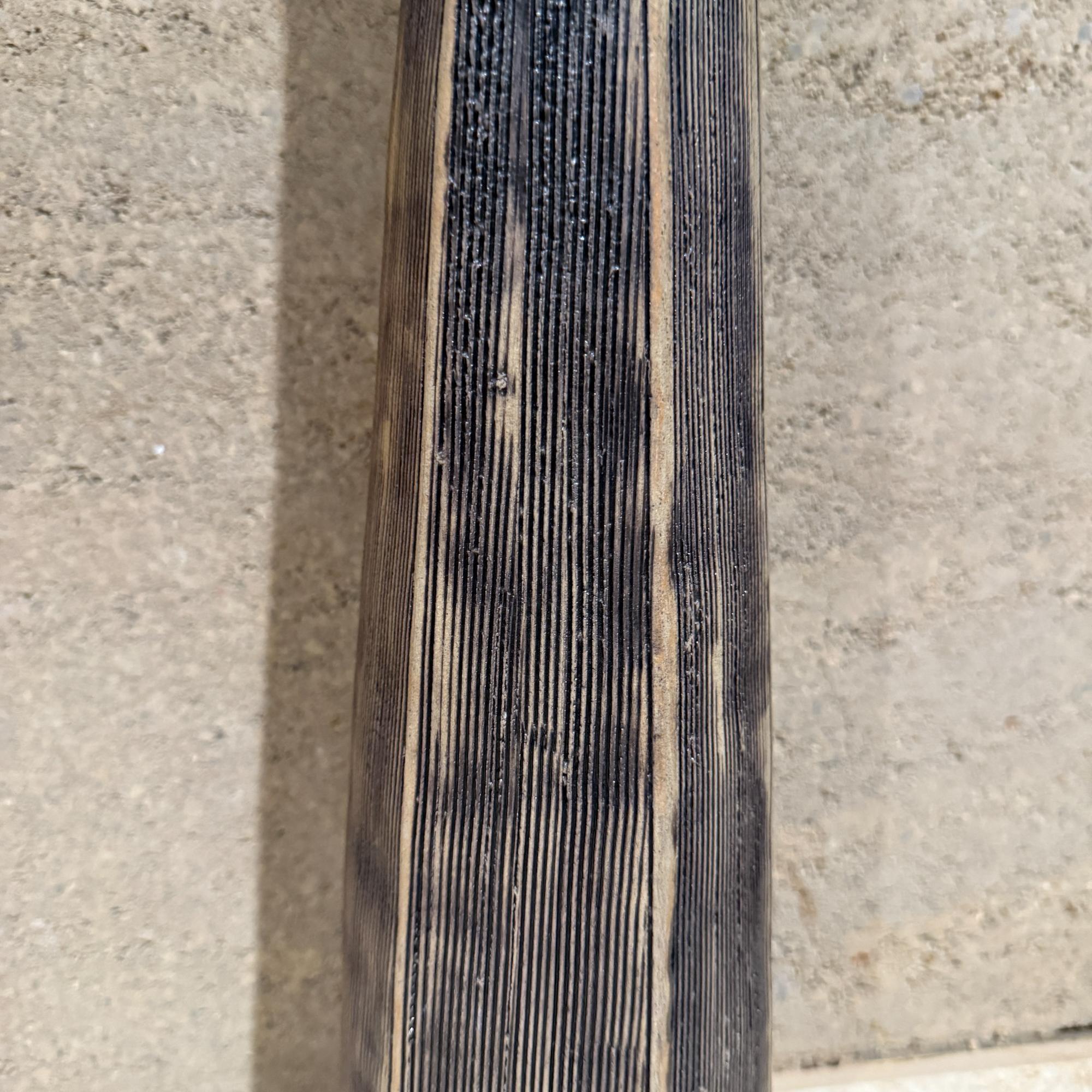 Vaso moderno allungato con texture in ceramica d'arte in bianco e nero in vendita 8