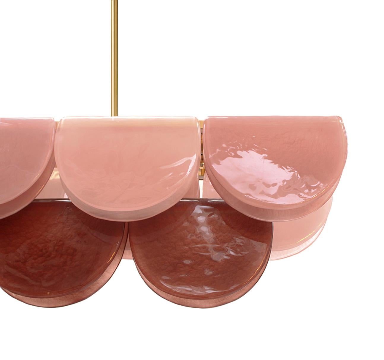 Lámpara de techo alargada rosa multicolor de cristal de Murano y latón, Italia Italiano en venta