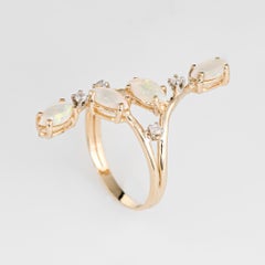 Länglicher Opal Diamant Ring Vintage 14 Karat Gold Nachlassschmuck Pinky 4.75