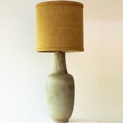 Lampadaire de table allongé en céramique vert citron ovoïde avec abat-jour de R. Houben