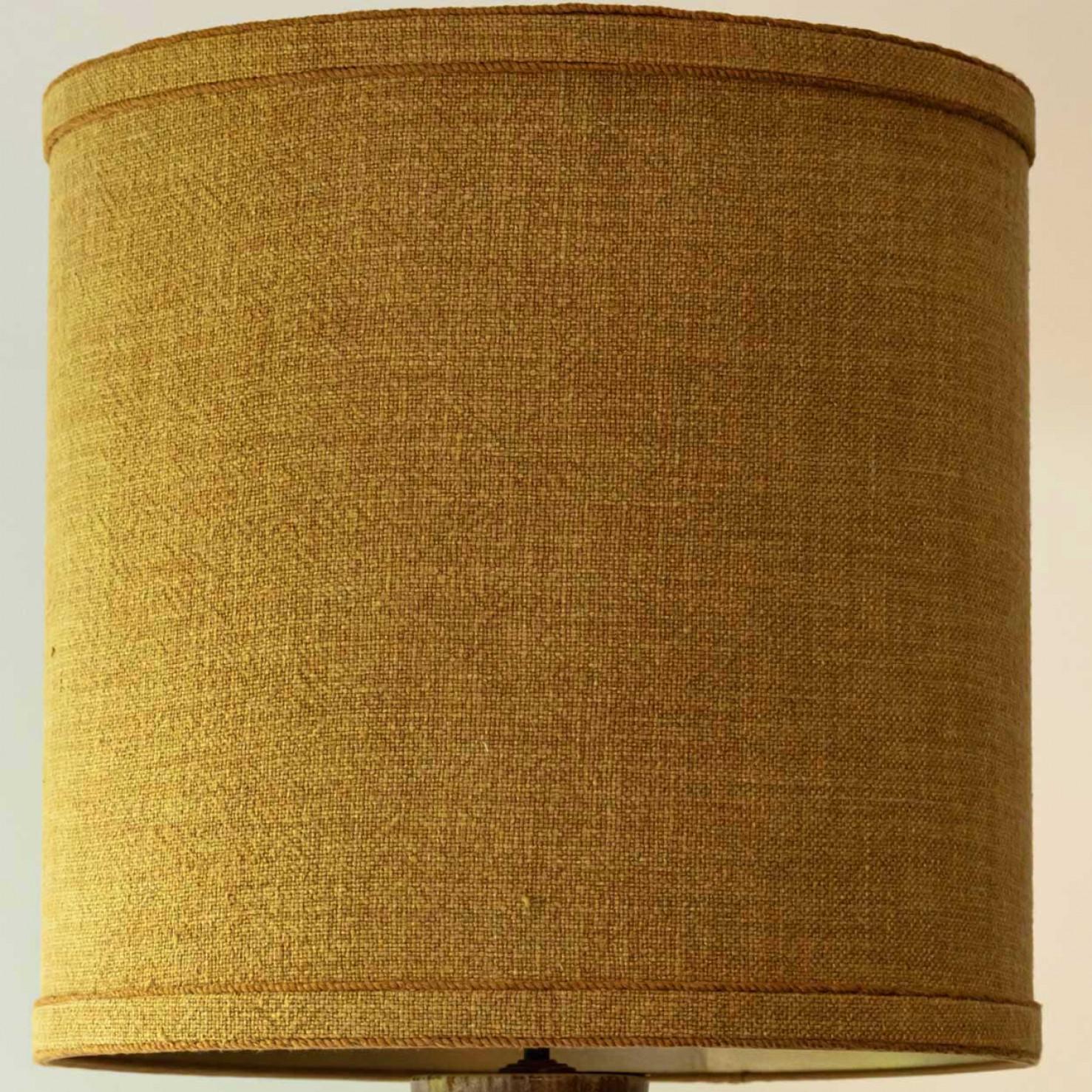 Lange eiförmige Limonengrüne Keramik-Tisch-Stehlampe mit Lampenschirm von R. Houben im Angebot 1