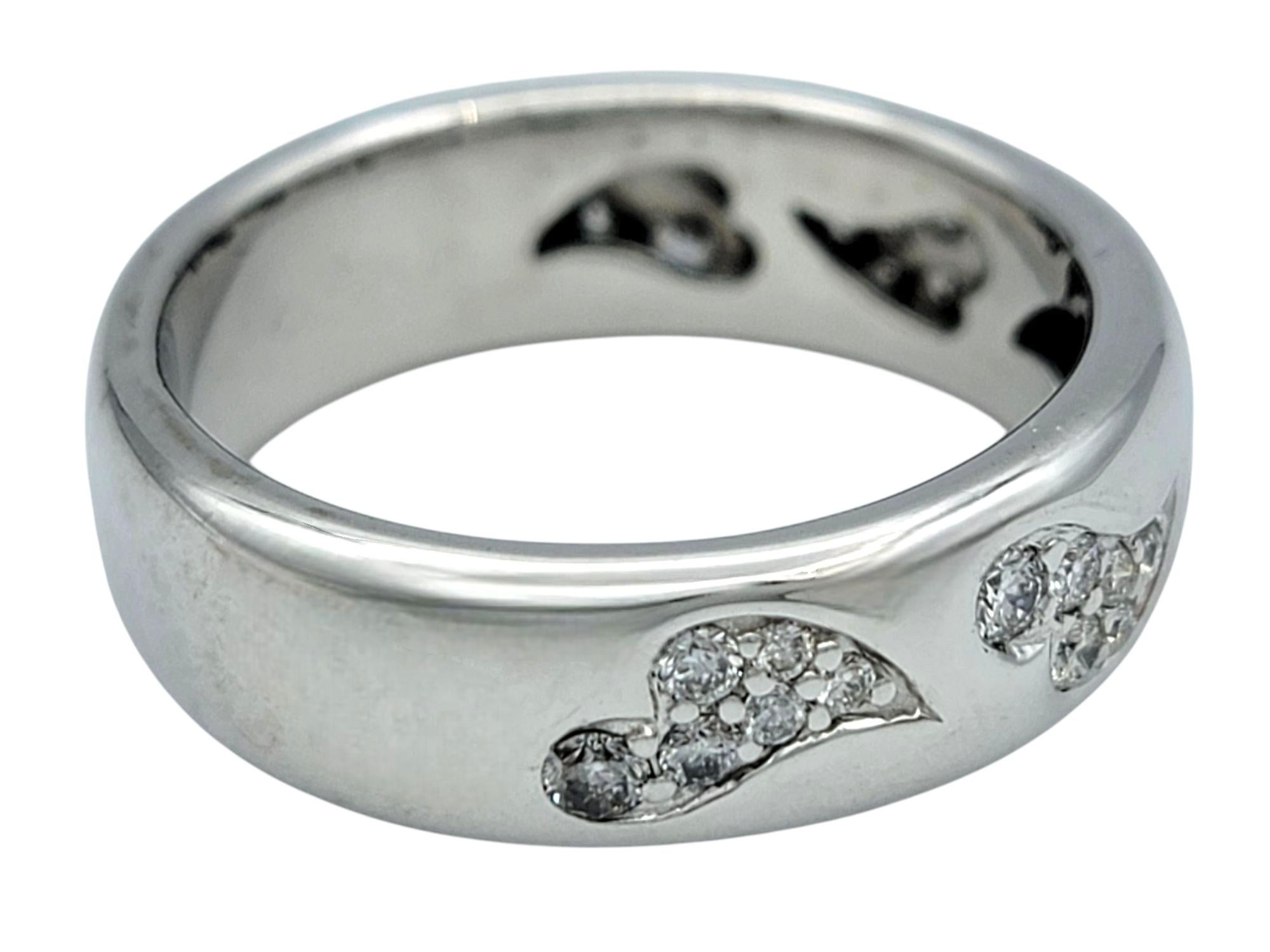 Donna Anello a fascia con intarsio di diamanti a pavé allungato in oro bianco 14 carati lucido in vendita