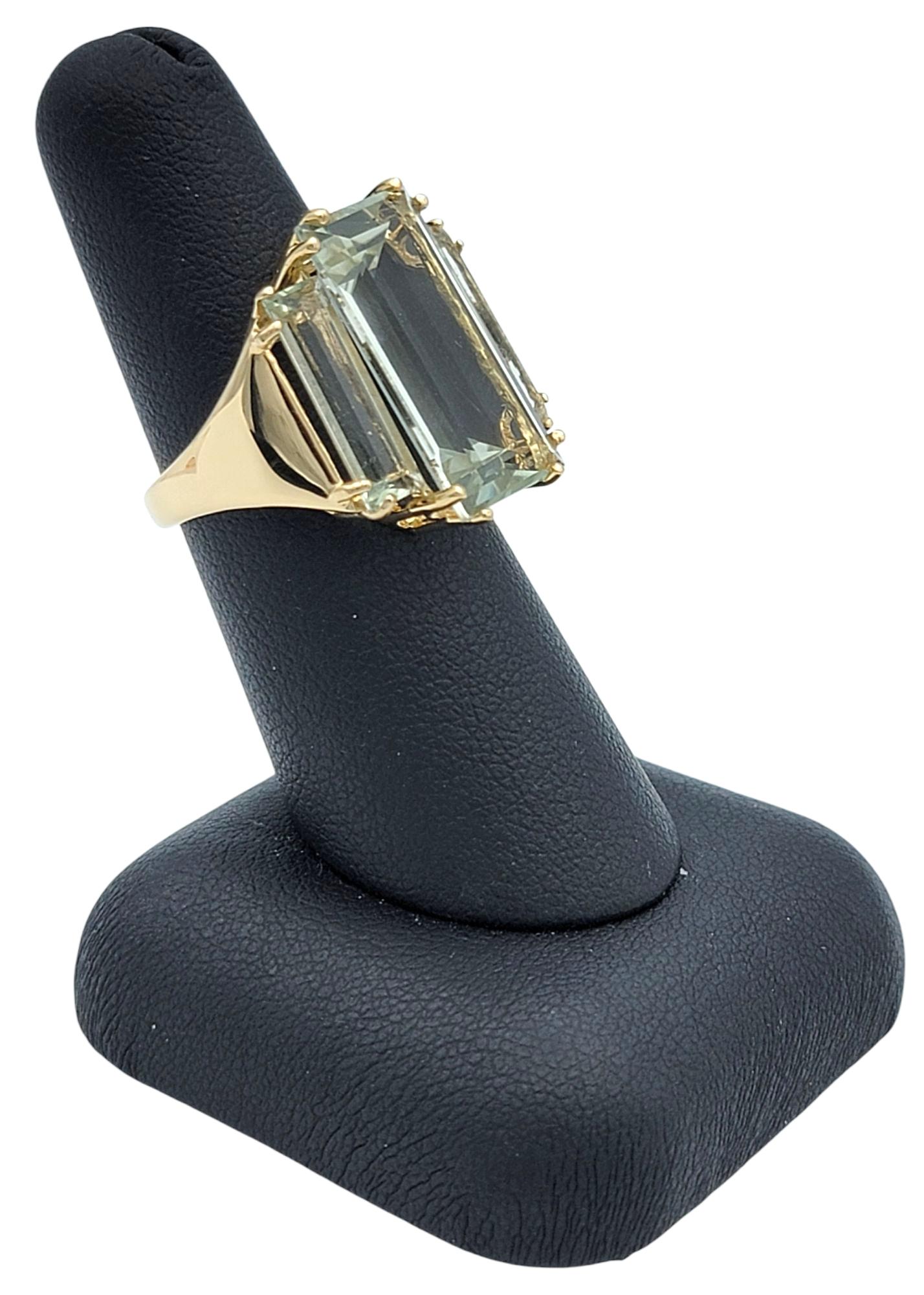 Anello da cocktail con tre pietre di prasiolite a taglio rettangolare allungato in oro 14 carati in vendita 5